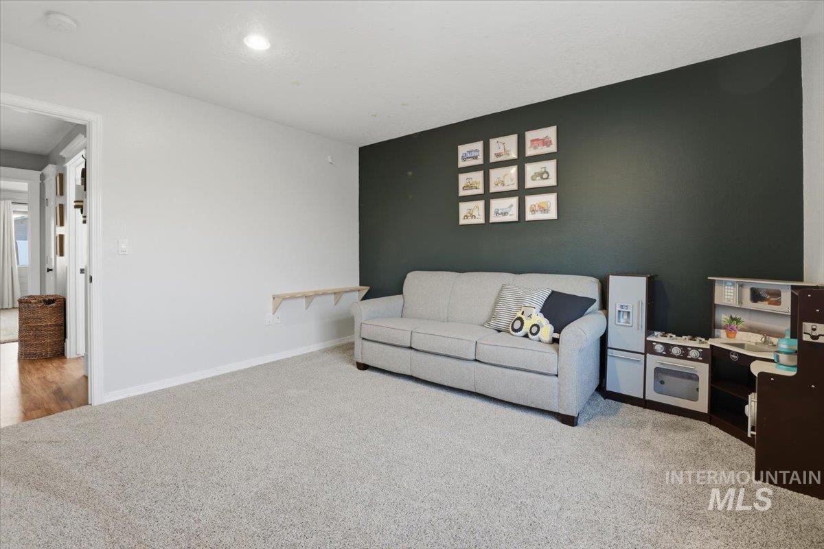 1108 N Autumn Wind Dr, Nampa, Idaho 83687, 3 Bedrooms, 2 Bathrooms, Residential For Sale, Price $559,900,MLS 98971960