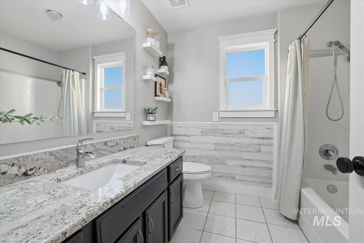 1108 N Autumn Wind Dr, Nampa, Idaho 83687, 3 Bedrooms, 2 Bathrooms, Residential For Sale, Price $559,900,MLS 98971960