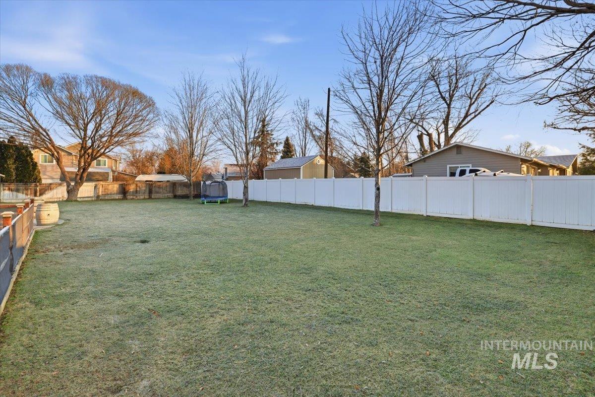 1108 N Autumn Wind Dr, Nampa, Idaho 83687, 3 Bedrooms, 2 Bathrooms, Residential For Sale, Price $559,900,MLS 98971960