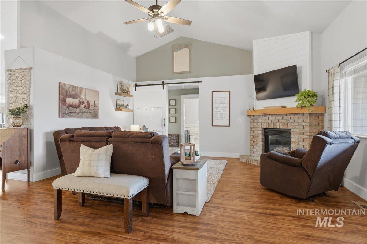 1108 N Autumn Wind Dr, Nampa, Idaho 83687, 3 Bedrooms, 2 Bathrooms, Residential For Sale, Price $559,900,MLS 98971960