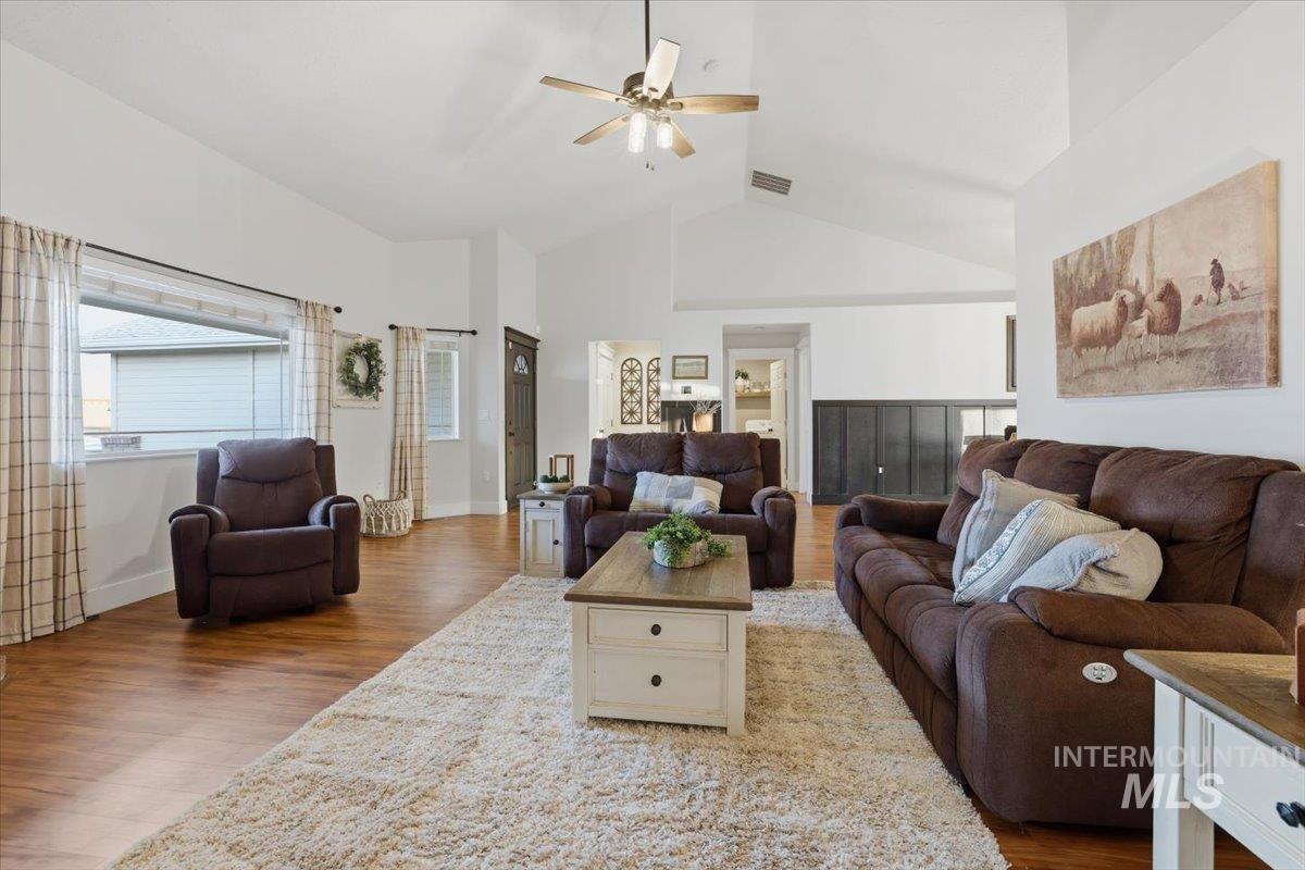 1108 N Autumn Wind Dr, Nampa, Idaho 83687, 3 Bedrooms, 2 Bathrooms, Residential For Sale, Price $559,900,MLS 98971960