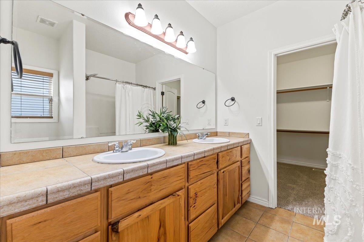 12677 W Murchison, Boise, Idaho 83709, 4 Bedrooms, 2.5 Bathrooms, Residential For Sale, Price $565,900,MLS 98971962