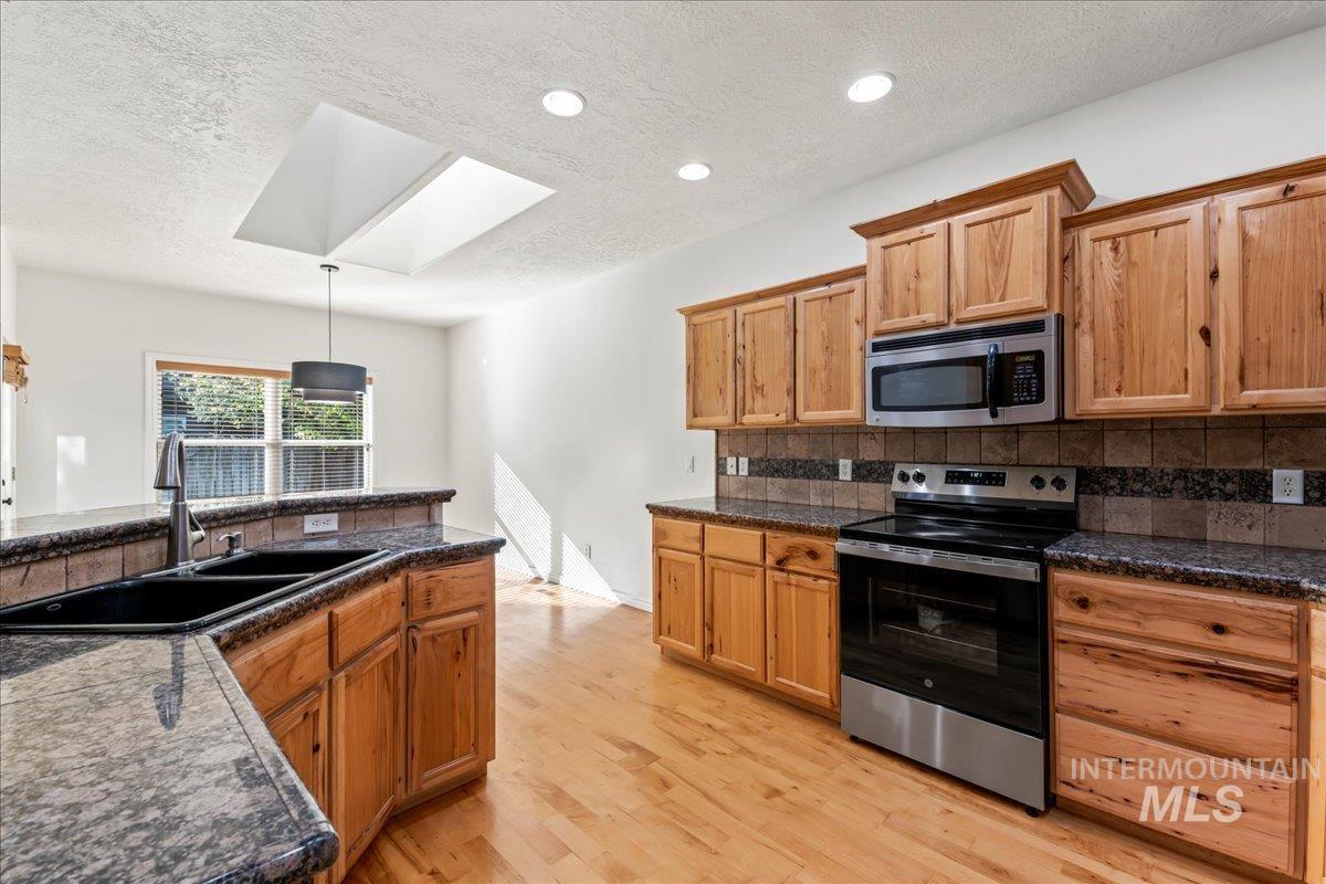 12677 W Murchison, Boise, Idaho 83709, 4 Bedrooms, 2.5 Bathrooms, Residential For Sale, Price $565,900,MLS 98971962