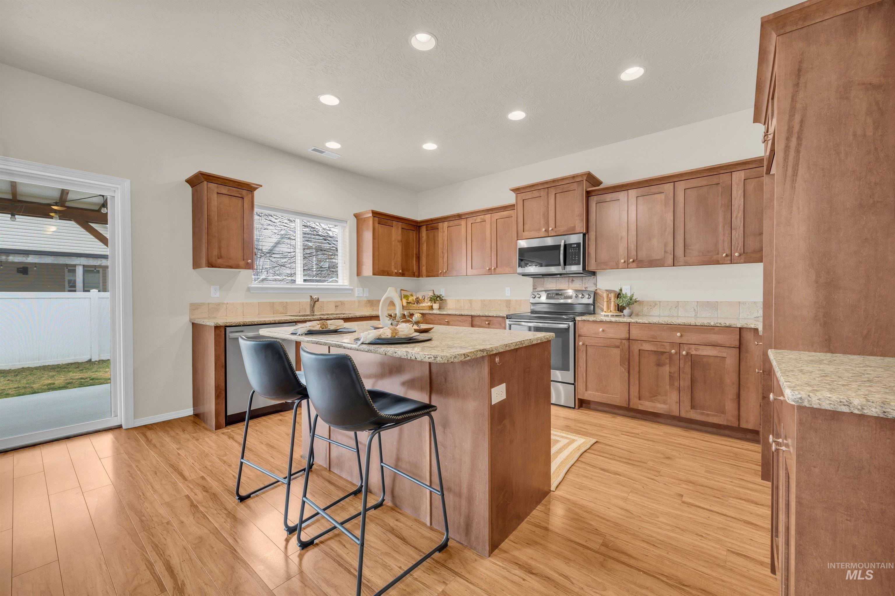 1931 E Melwood St, Meridian, Idaho 83642-9221, 5 Bedrooms, 2.5 Bathrooms, Residential For Sale, Price $639,000,MLS 98971965