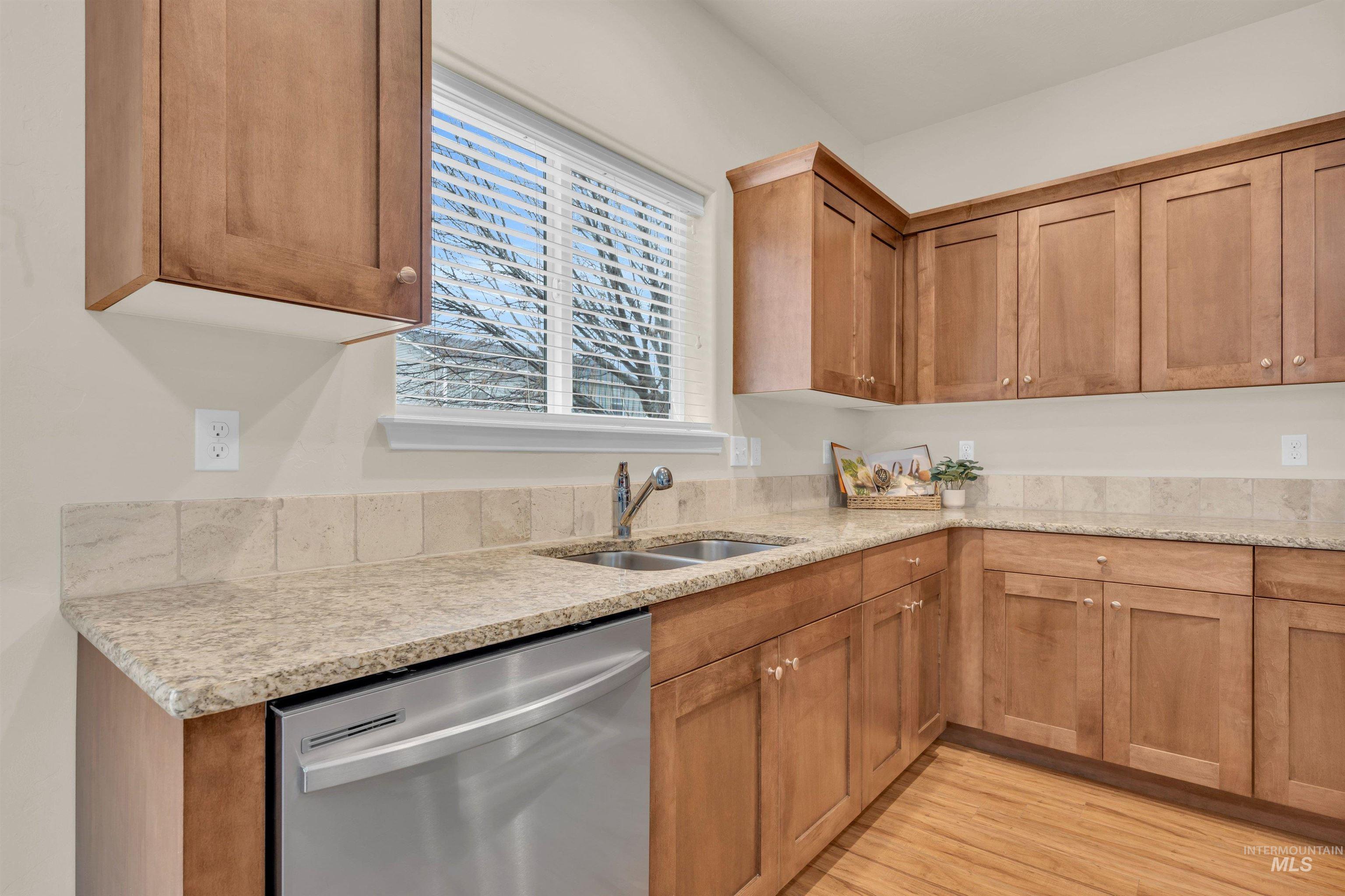 1931 E Melwood St, Meridian, Idaho 83642-9221, 5 Bedrooms, 2.5 Bathrooms, Residential For Sale, Price $639,000,MLS 98971965