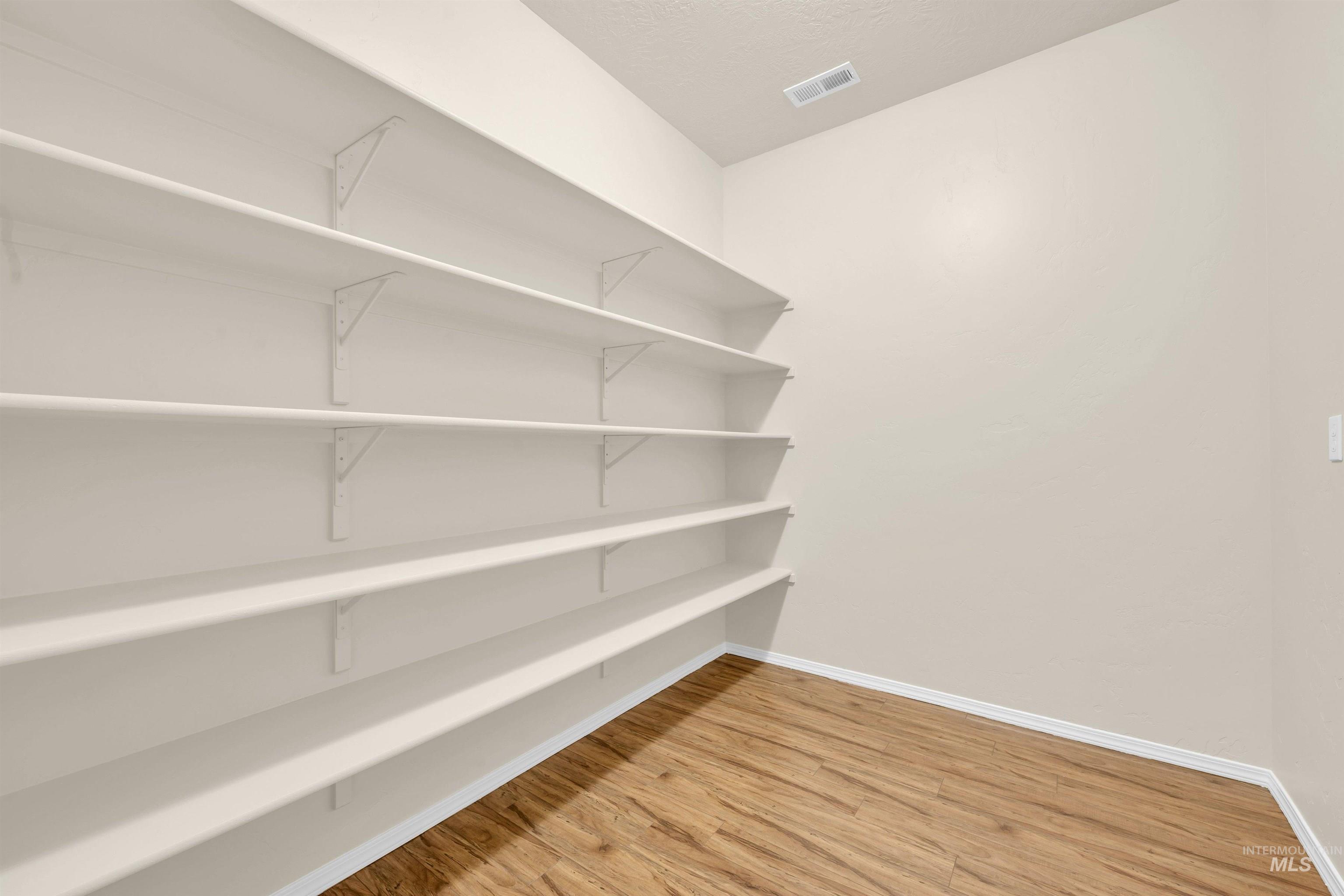 1931 E Melwood St, Meridian, Idaho 83642-9221, 5 Bedrooms, 2.5 Bathrooms, Residential For Sale, Price $639,000,MLS 98971965