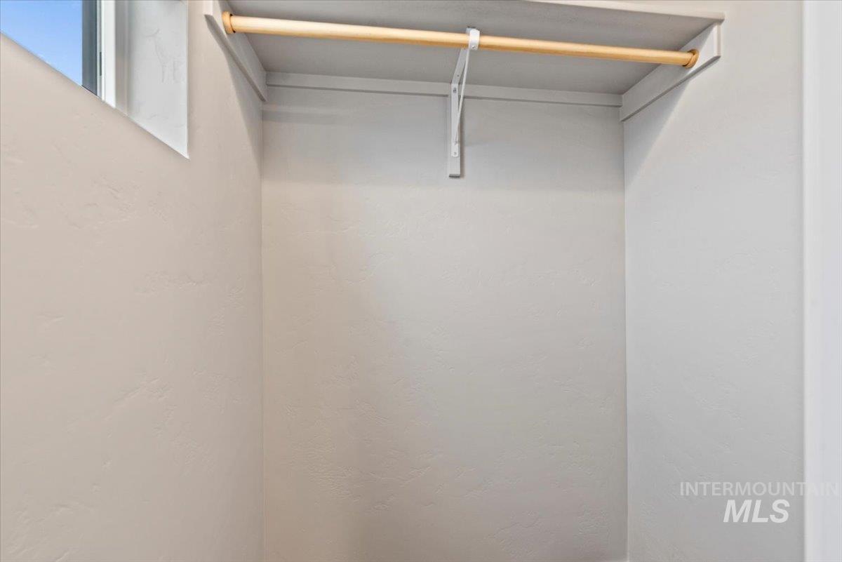 963 S Wavetrain, Boise, Idaho 83709, 2 Bedrooms, 1.5 Bathrooms, Residential For Sale, Price $327,900,MLS 98971971