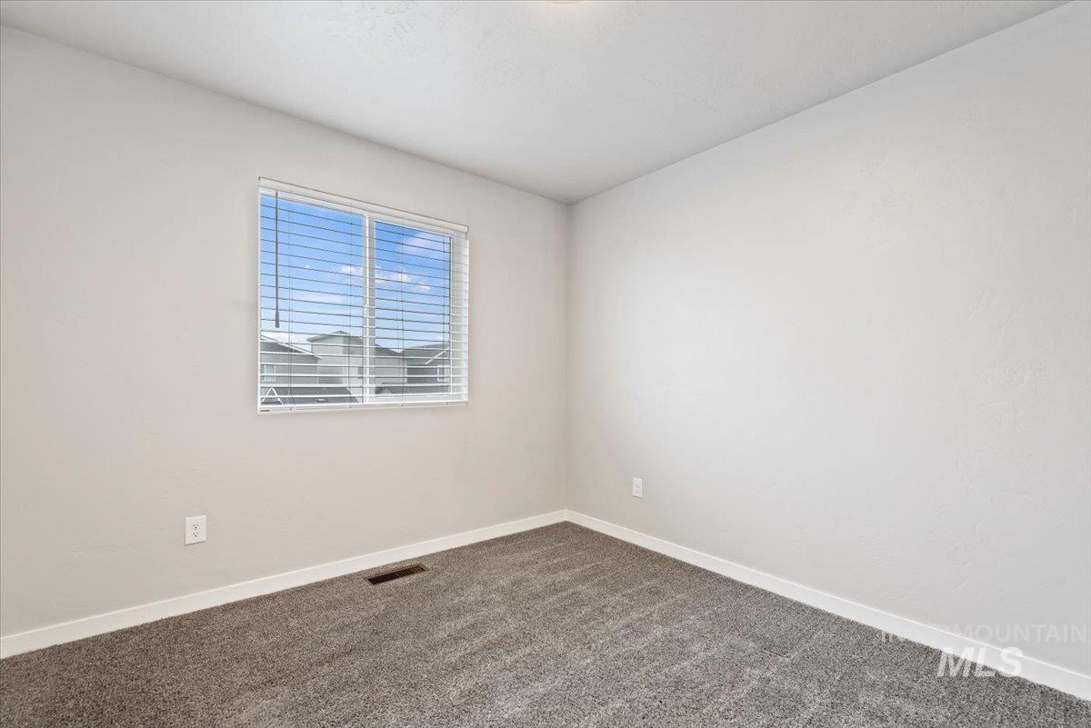 963 S Wavetrain, Boise, Idaho 83709, 2 Bedrooms, 1.5 Bathrooms, Residential For Sale, Price $327,900,MLS 98971971