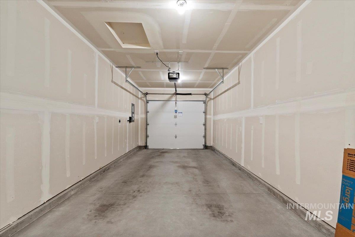 963 S Wavetrain, Boise, Idaho 83709, 2 Bedrooms, 1.5 Bathrooms, Residential For Sale, Price $327,900,MLS 98971971