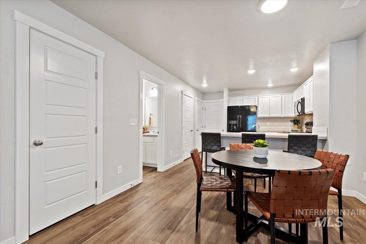 963 S Wavetrain, Boise, Idaho 83709, 2 Bedrooms, 1.5 Bathrooms, Residential For Sale, Price $327,900,MLS 98971971