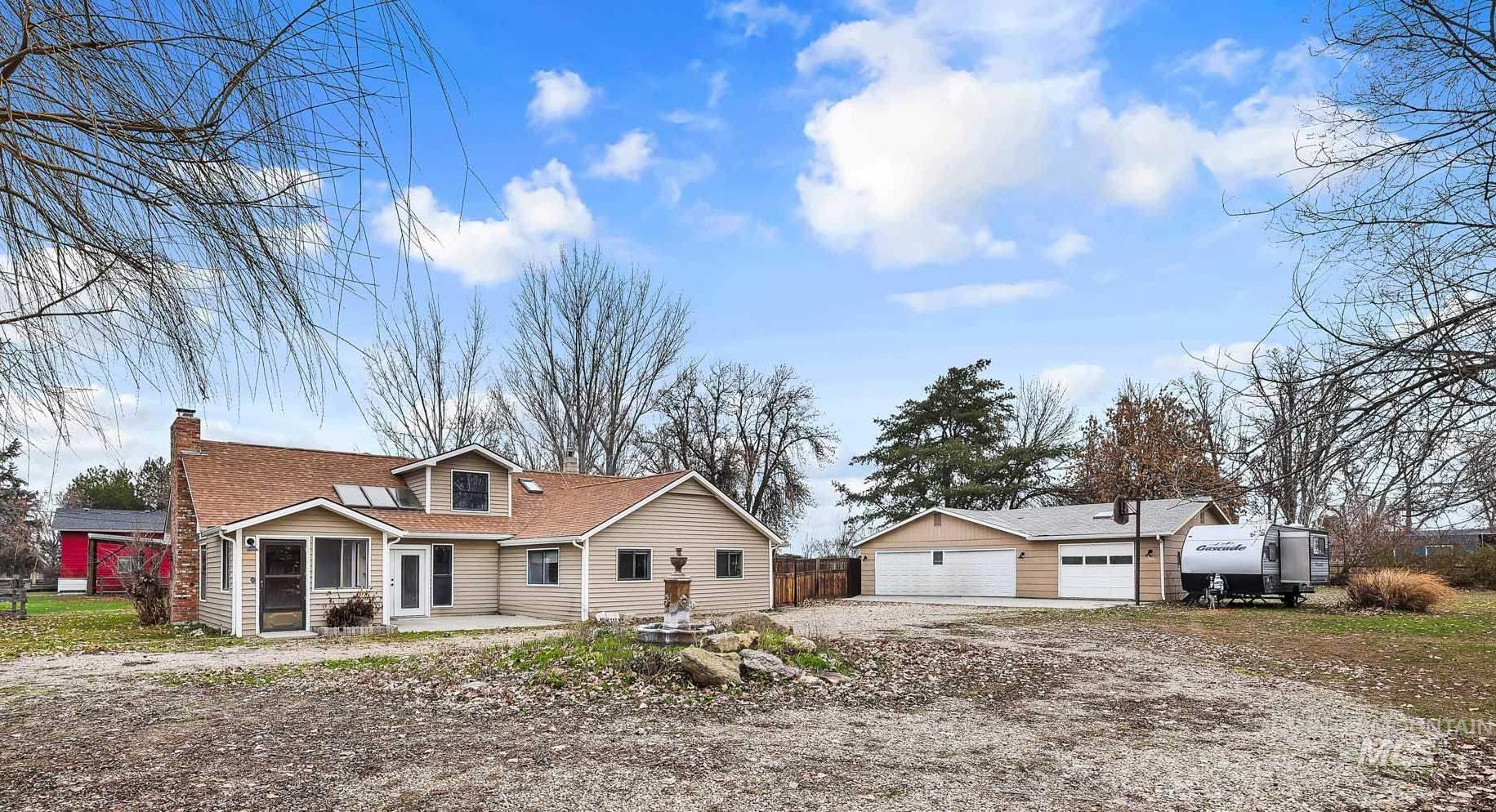 2520 N Montana Ave., Caldwell, Idaho 83605, 3 Bedrooms, 2 Bathrooms, Residential For Sale, Price $550,000,MLS 98971977