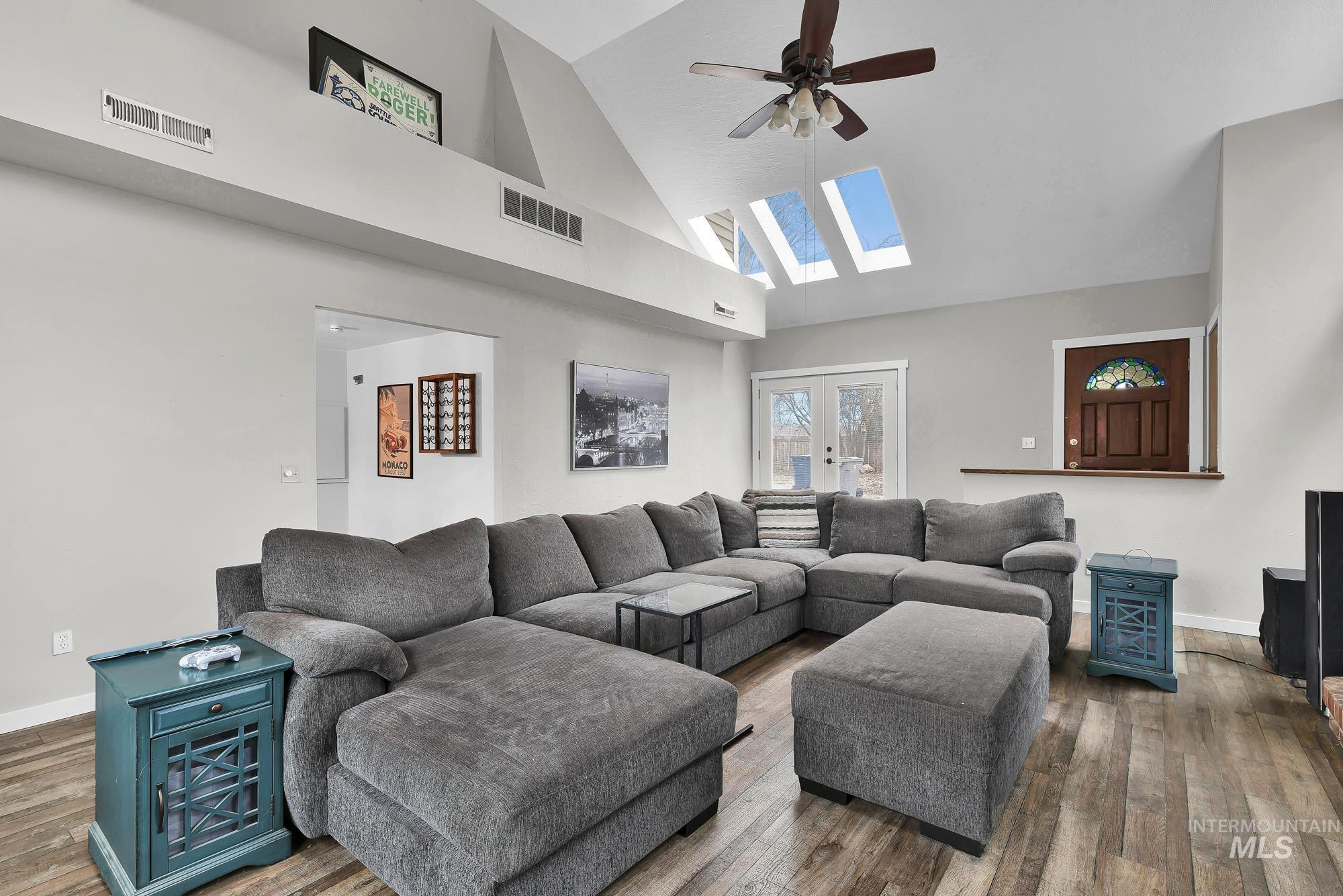 2520 N Montana Ave., Caldwell, Idaho 83605, 3 Bedrooms, 2 Bathrooms, Residential For Sale, Price $550,000,MLS 98971977