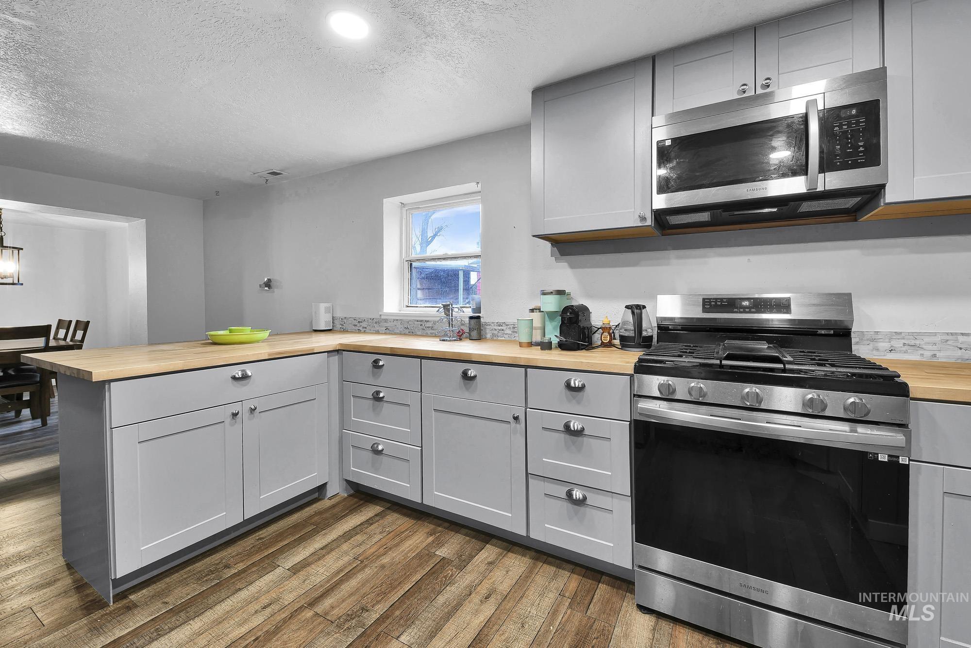 2520 N Montana Ave., Caldwell, Idaho 83605, 3 Bedrooms, 2 Bathrooms, Residential For Sale, Price $550,000,MLS 98971977