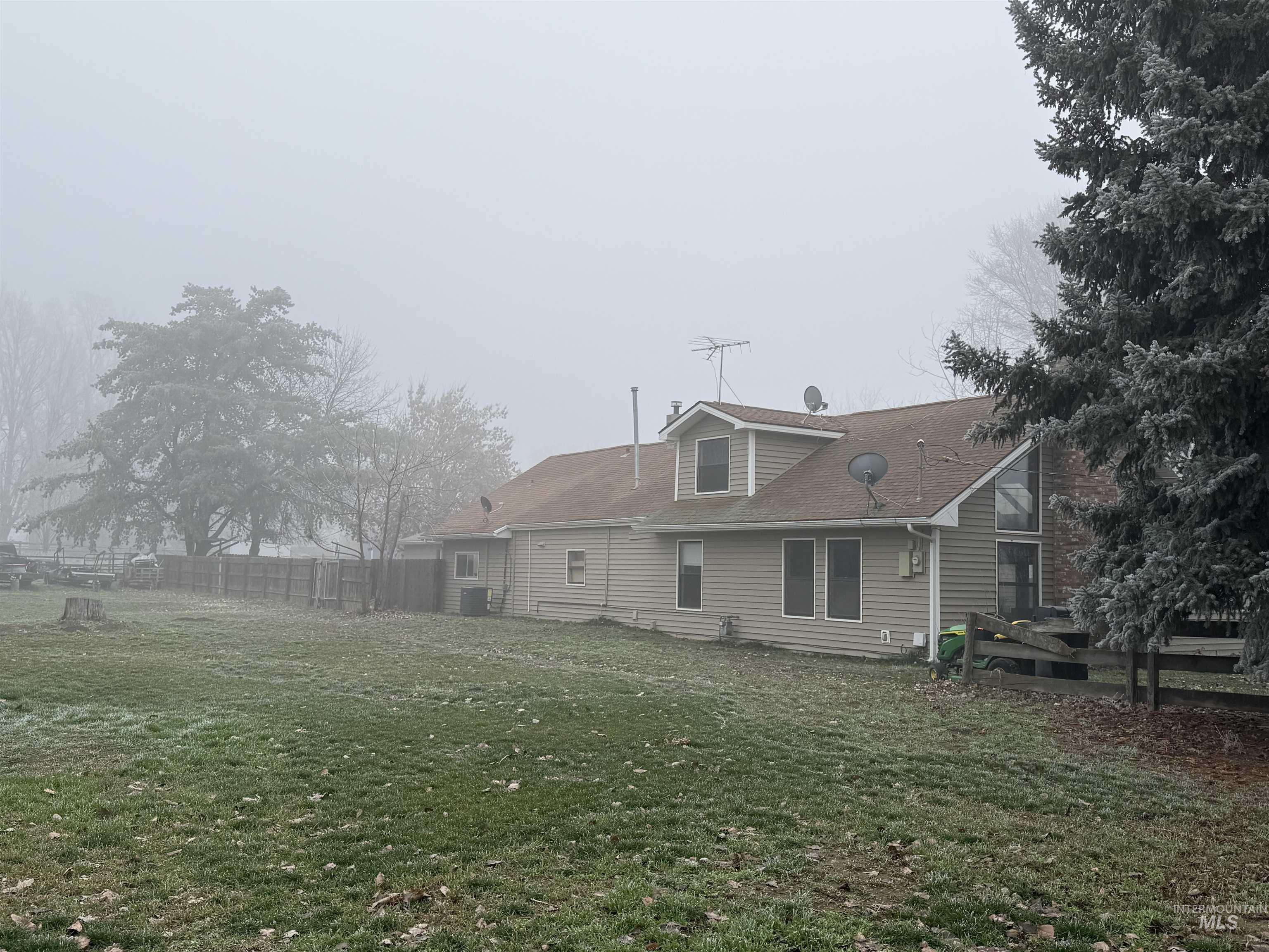 2520 N Montana Ave., Caldwell, Idaho 83605, 3 Bedrooms, 2 Bathrooms, Residential For Sale, Price $550,000,MLS 98971977