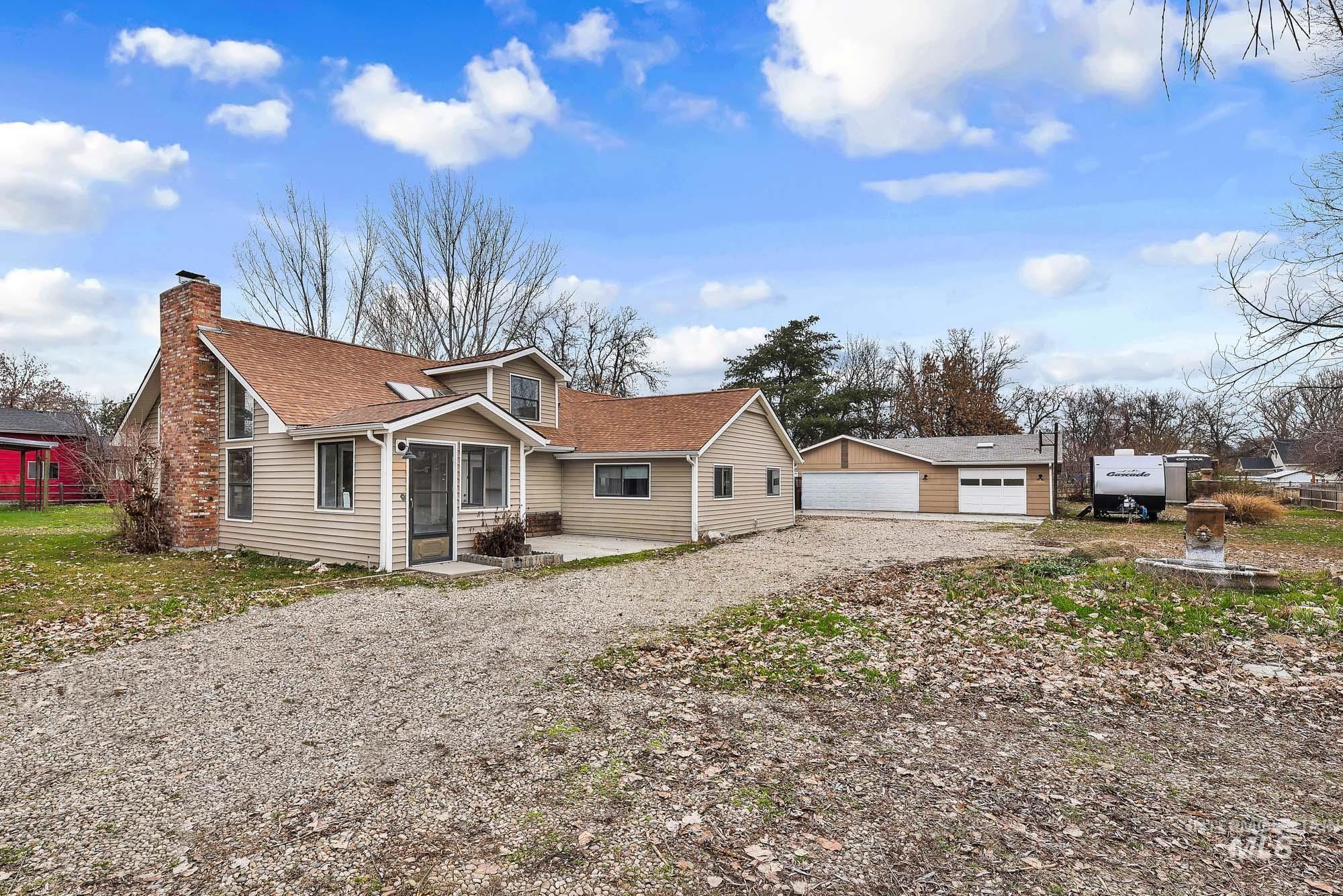 2520 N Montana Ave., Caldwell, Idaho 83605, 3 Bedrooms, 2 Bathrooms, Residential For Sale, Price $550,000,MLS 98971977