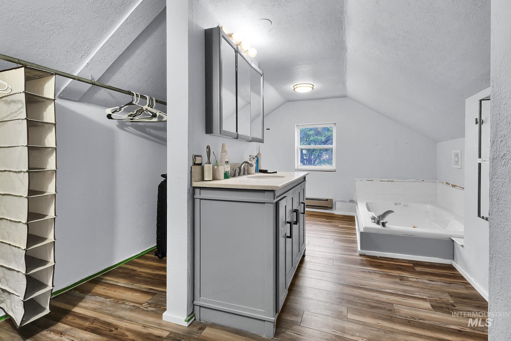 2520 N Montana Ave., Caldwell, Idaho 83605, 3 Bedrooms, 2 Bathrooms, Residential For Sale, Price $550,000,MLS 98971977