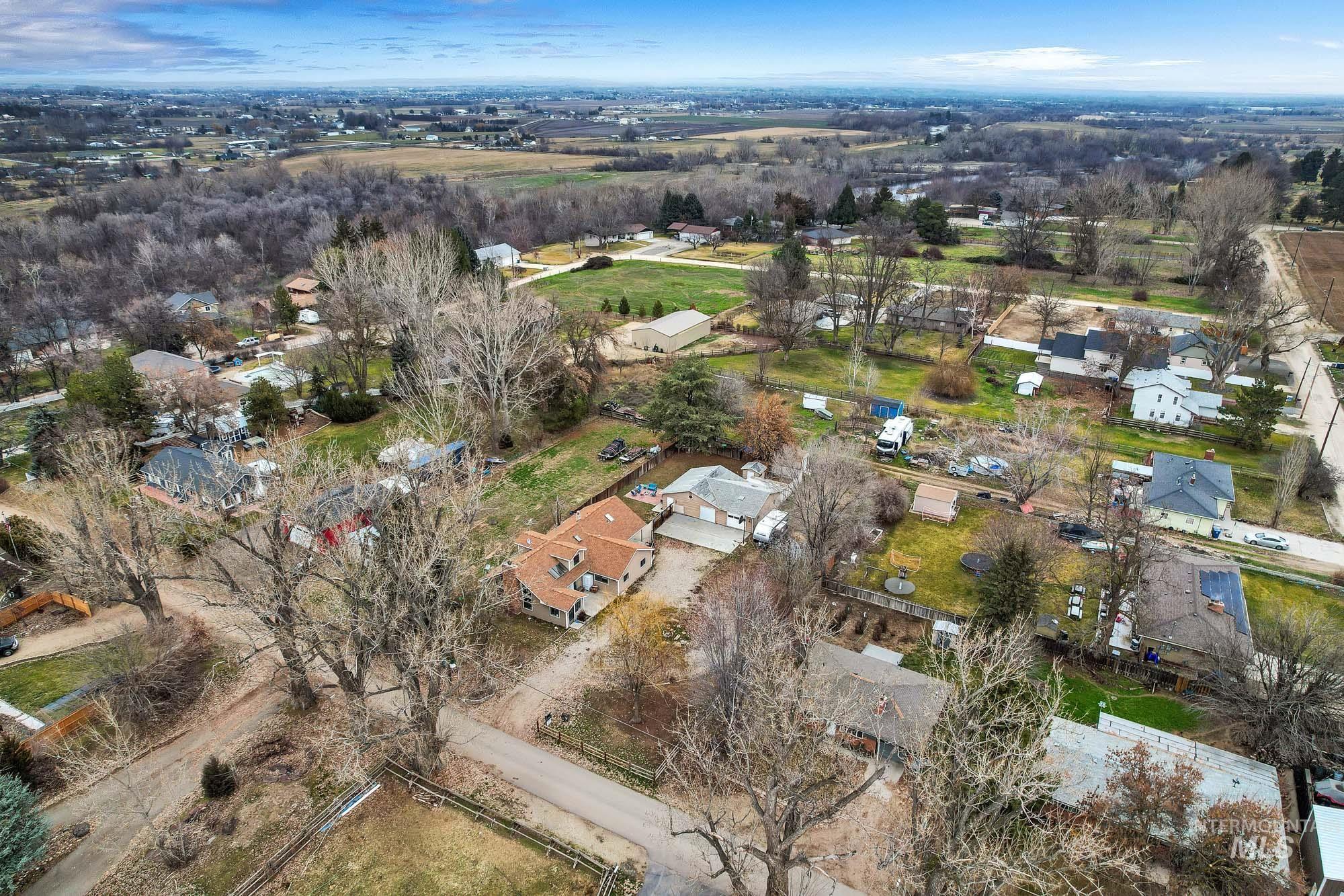 2520 N Montana Ave., Caldwell, Idaho 83605, 3 Bedrooms, 2 Bathrooms, Residential For Sale, Price $550,000,MLS 98971977