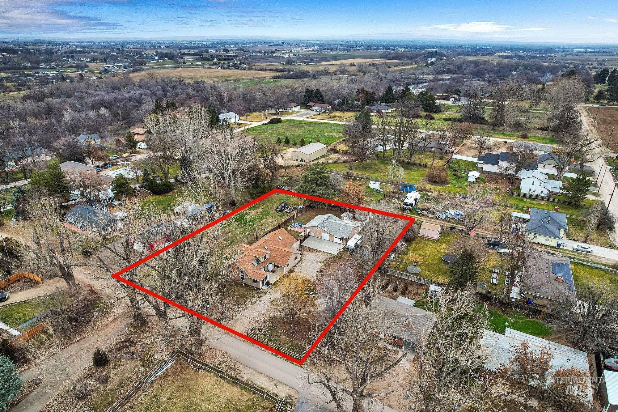 2520 N Montana Ave., Caldwell, Idaho 83605, 3 Bedrooms, 2 Bathrooms, Residential For Sale, Price $550,000,MLS 98971977