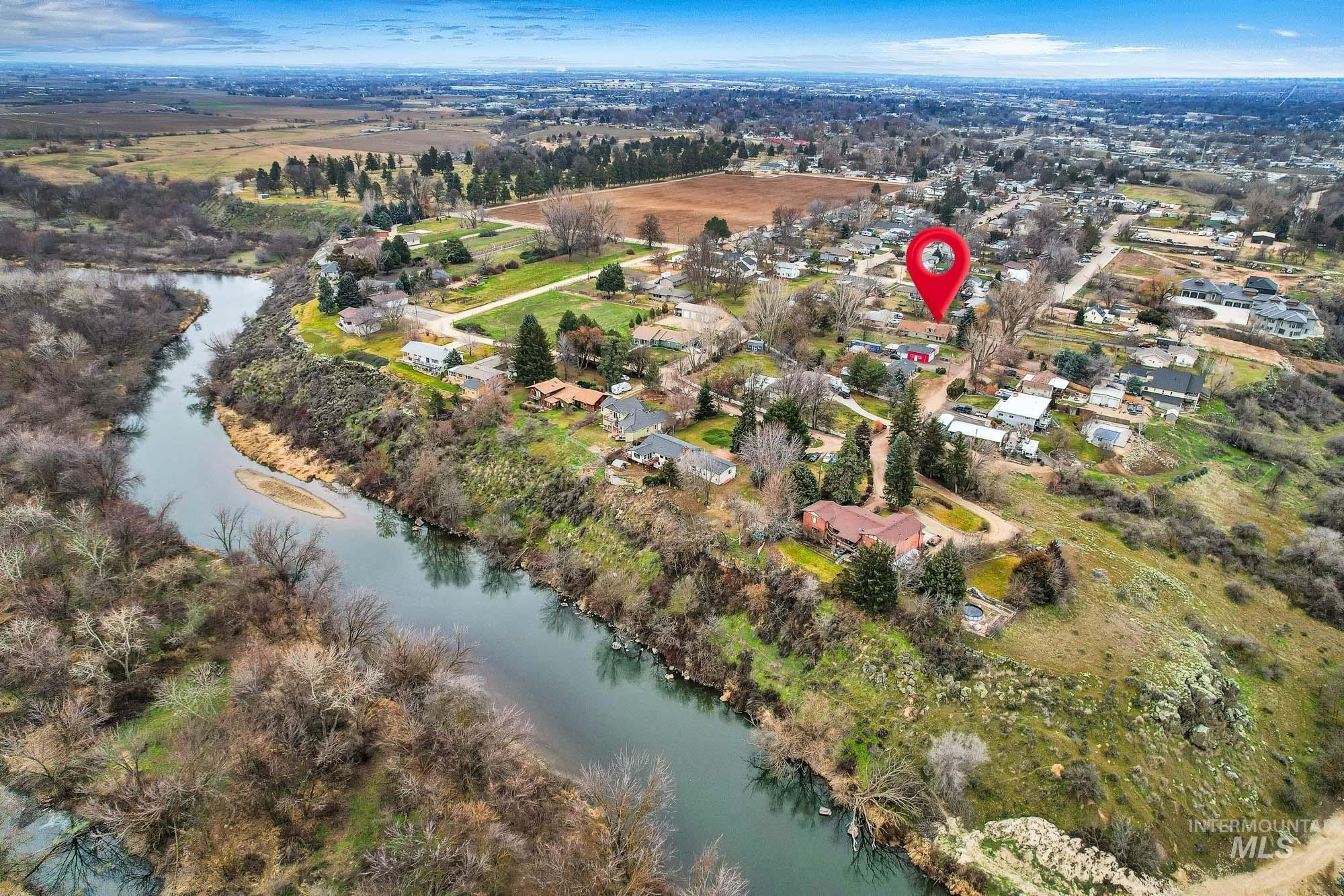 2520 N Montana Ave., Caldwell, Idaho 83605, 3 Bedrooms, 2 Bathrooms, Residential For Sale, Price $550,000,MLS 98971977