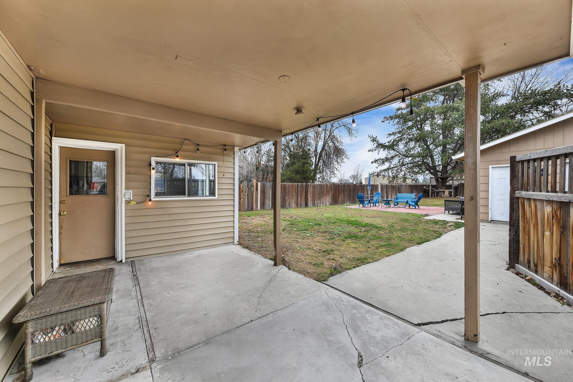 2520 N Montana Ave., Caldwell, Idaho 83605, 3 Bedrooms, 2 Bathrooms, Residential For Sale, Price $550,000,MLS 98971977