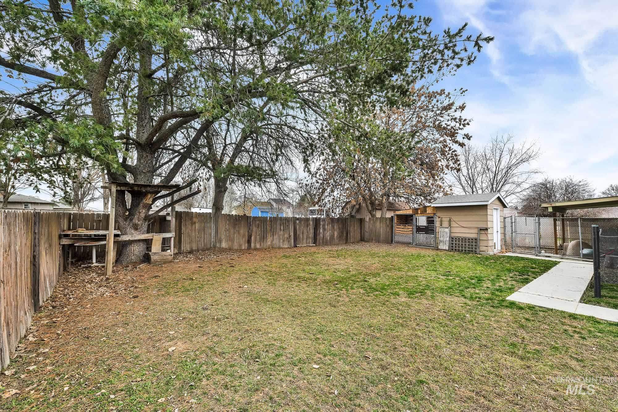 2520 N Montana Ave., Caldwell, Idaho 83605, 3 Bedrooms, 2 Bathrooms, Residential For Sale, Price $550,000,MLS 98971977