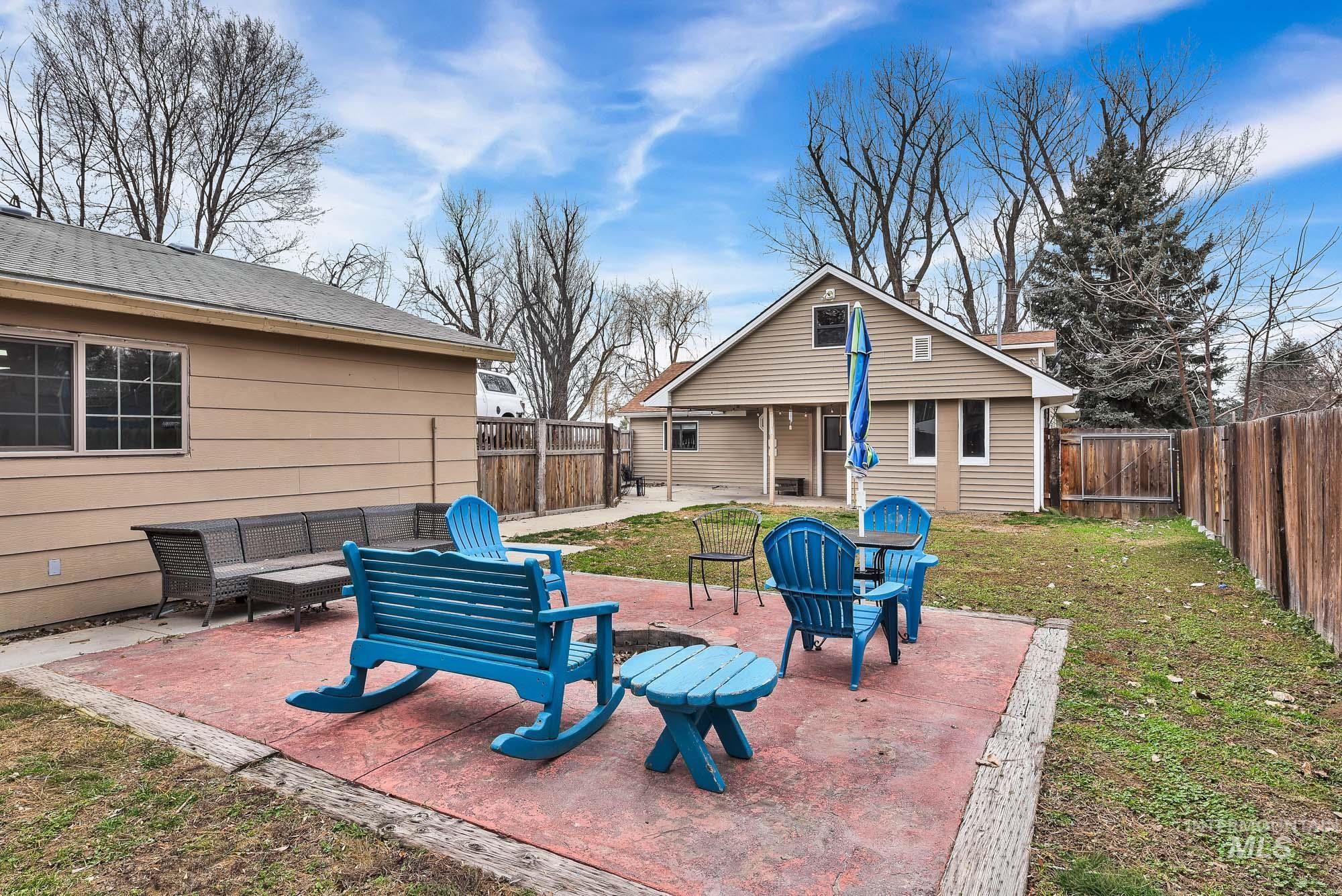 2520 N Montana Ave., Caldwell, Idaho 83605, 3 Bedrooms, 2 Bathrooms, Residential For Sale, Price $550,000,MLS 98971977