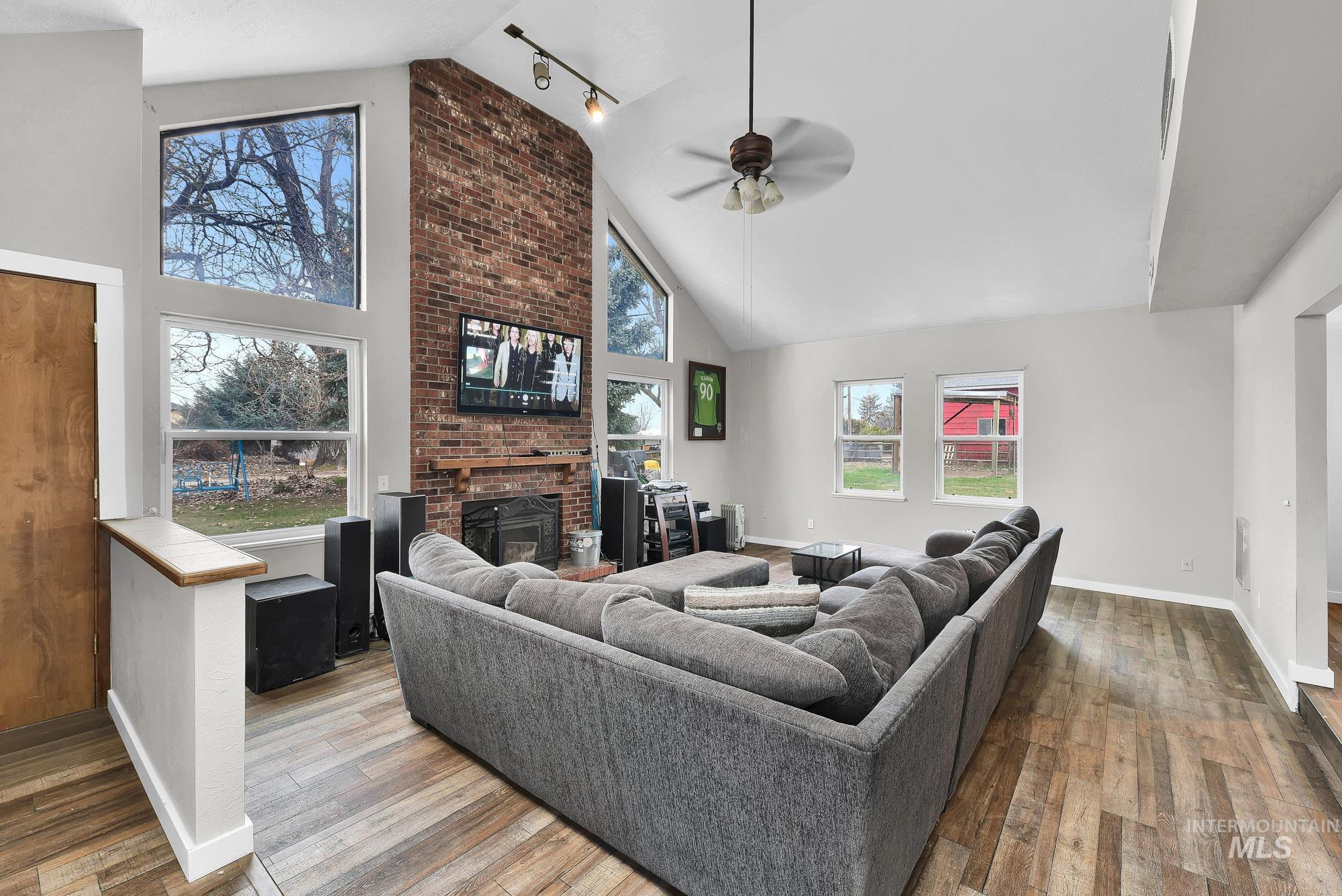 2520 N Montana Ave., Caldwell, Idaho 83605, 3 Bedrooms, 2 Bathrooms, Residential For Sale, Price $550,000,MLS 98971977