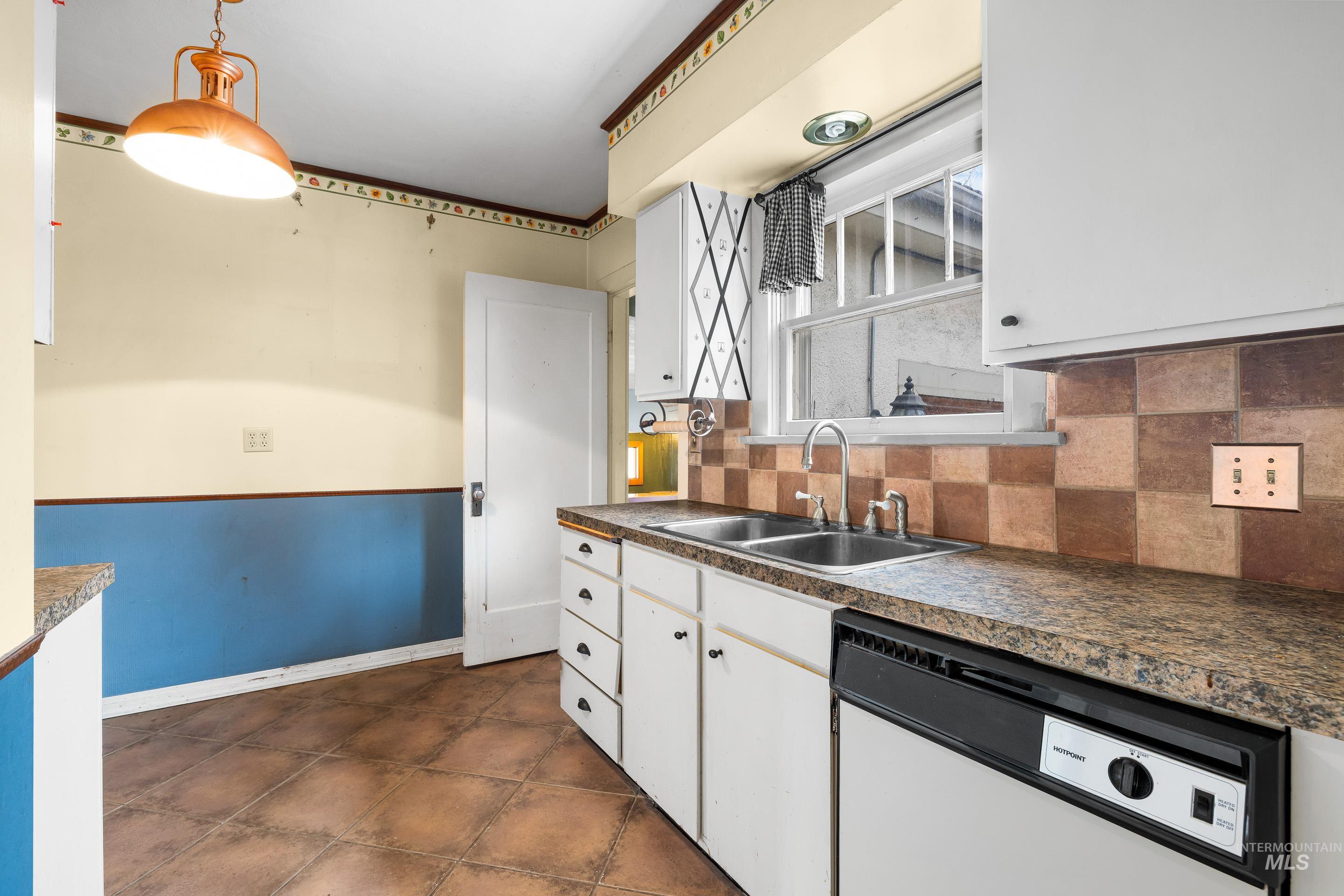 2305 S Gekeler Ln, Boise, Idaho 83706, 3 Bedrooms, 1 Bathroom, Residential For Sale, Price $473,000,MLS 98971978