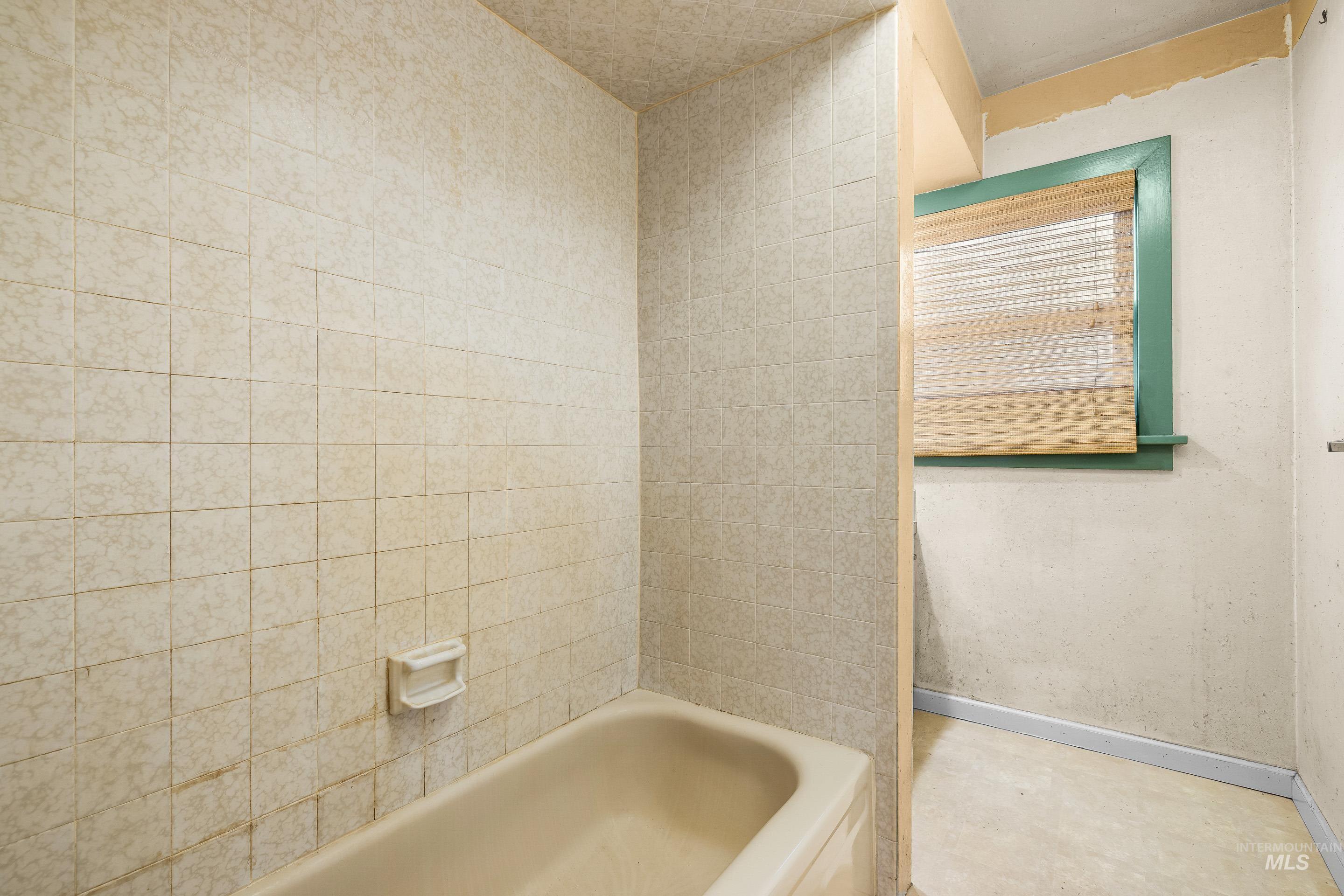 2305 S Gekeler Ln, Boise, Idaho 83706, 3 Bedrooms, 1 Bathroom, Residential For Sale, Price $473,000,MLS 98971978