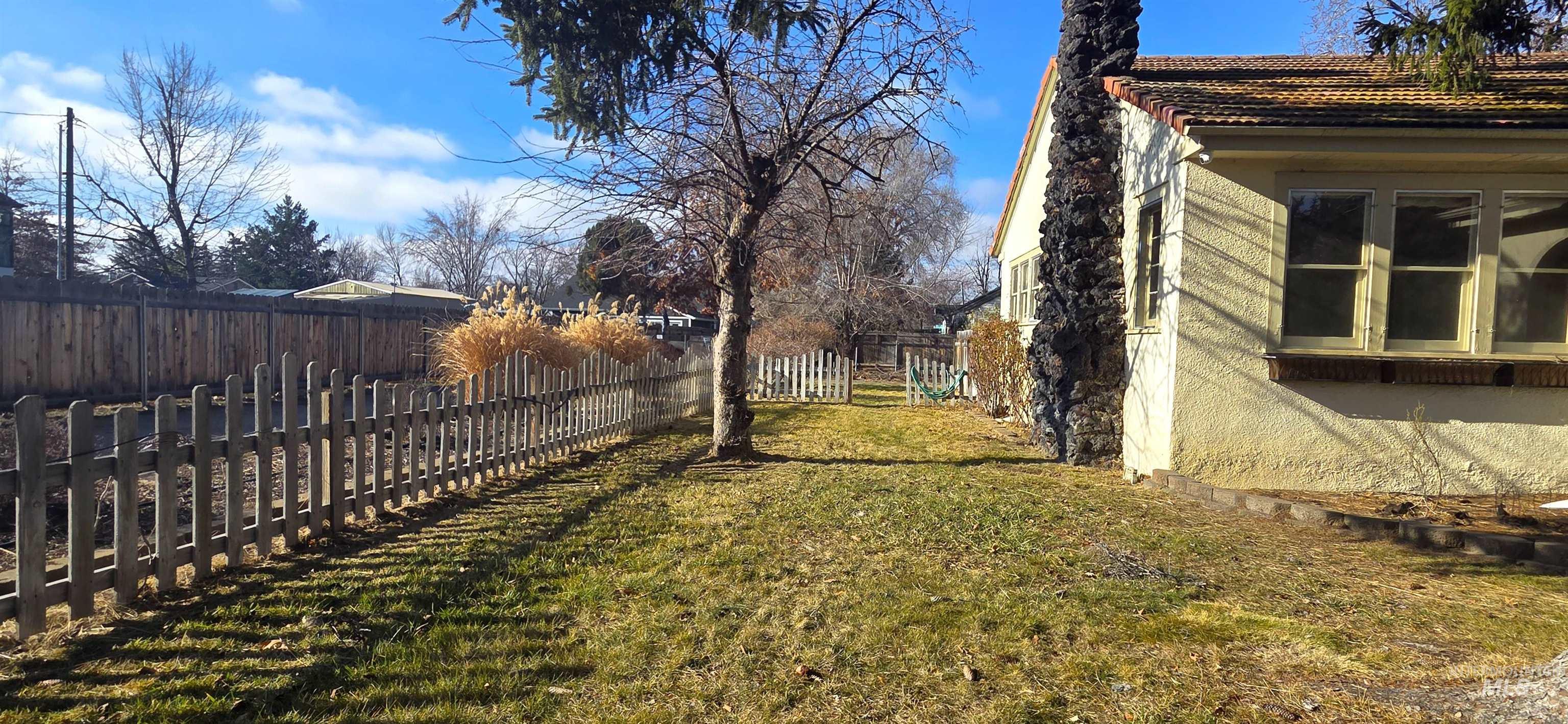 2305 S Gekeler Ln, Boise, Idaho 83706, 3 Bedrooms, 1 Bathroom, Residential For Sale, Price $473,000,MLS 98971978