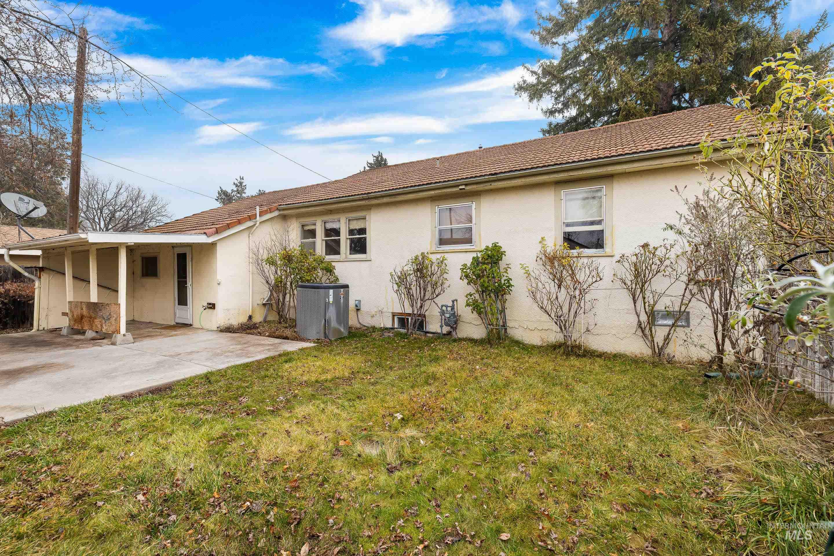 2305 S Gekeler Ln, Boise, Idaho 83706, 3 Bedrooms, 1 Bathroom, Residential For Sale, Price $473,000,MLS 98971978