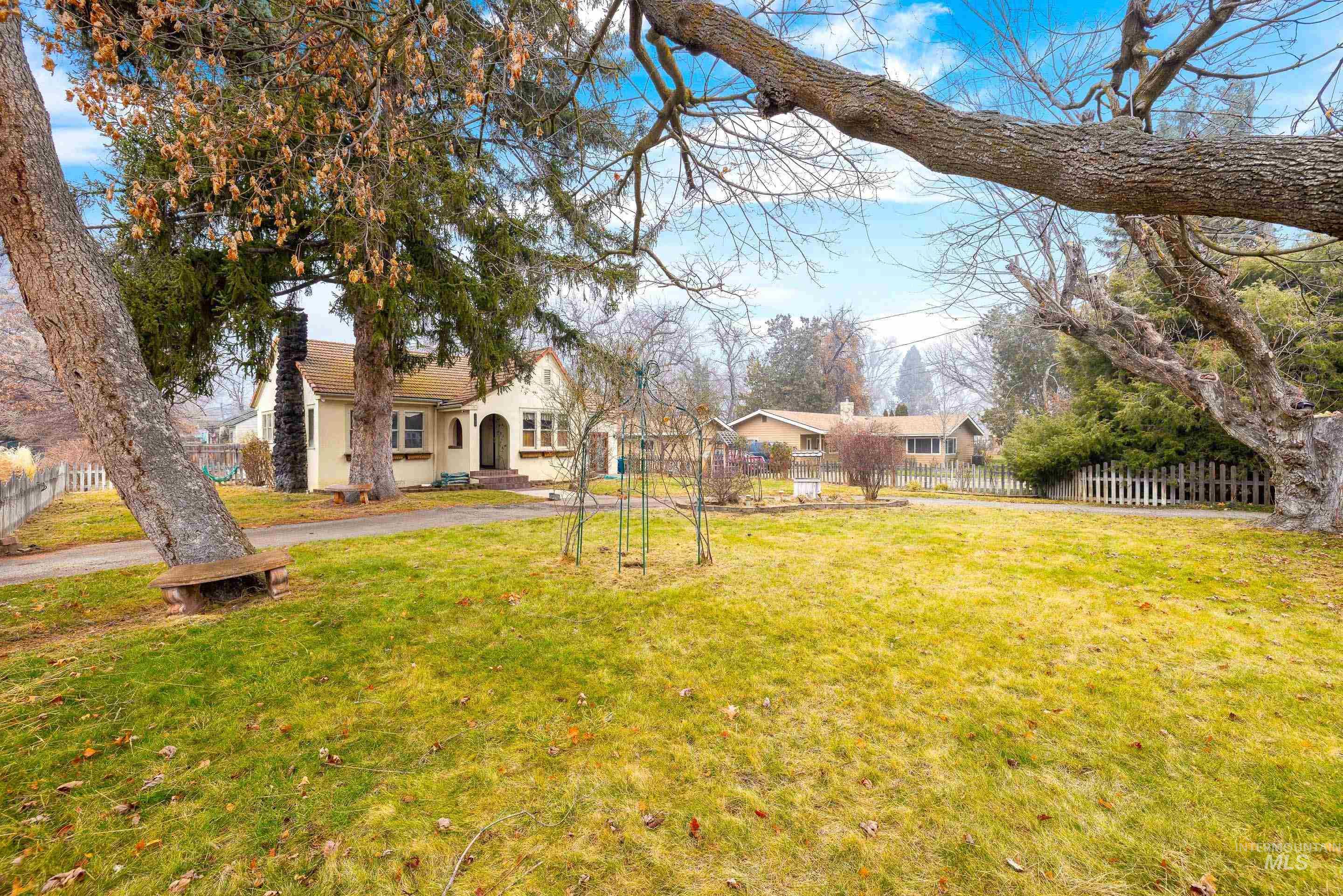 2305 S Gekeler Ln, Boise, Idaho 83706, 3 Bedrooms, 1 Bathroom, Residential For Sale, Price $473,000,MLS 98971978