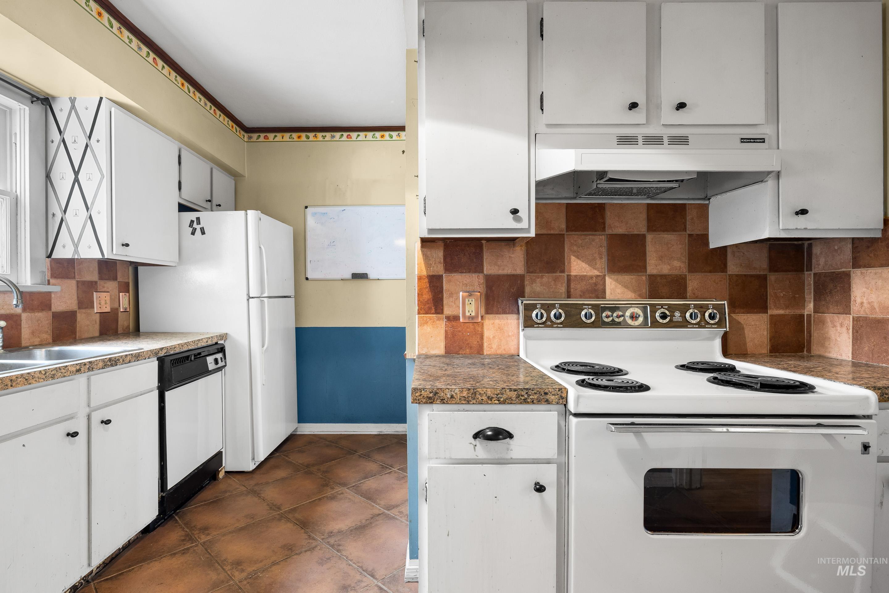 2305 S Gekeler Ln, Boise, Idaho 83706, 3 Bedrooms, 1 Bathroom, Residential For Sale, Price $473,000,MLS 98971978