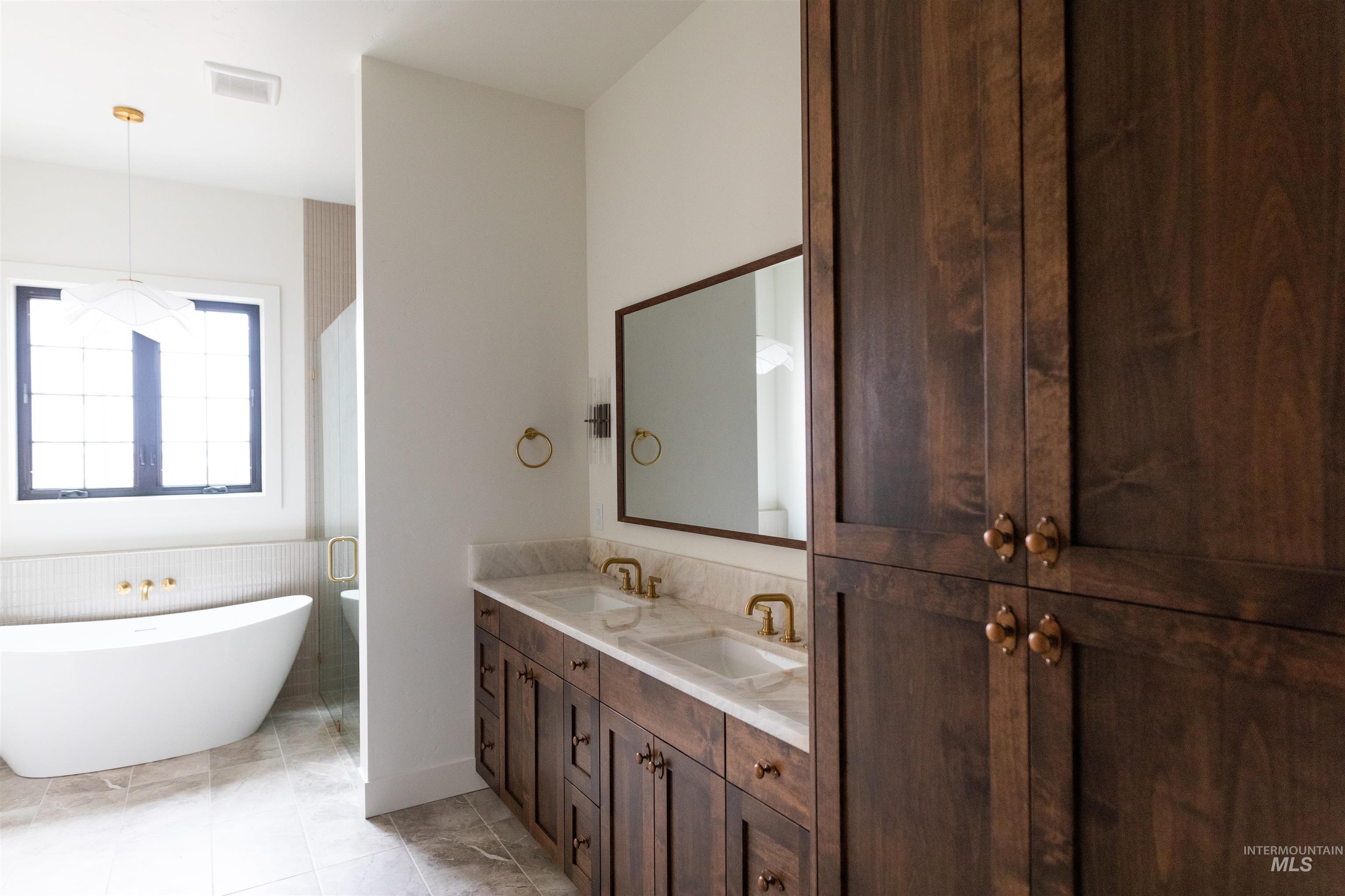 512 Joy Ave., Middleton, Idaho 83642, 4 Bedrooms, 3.5 Bathrooms, Residential For Sale, Price $1,350,000,MLS 98971980