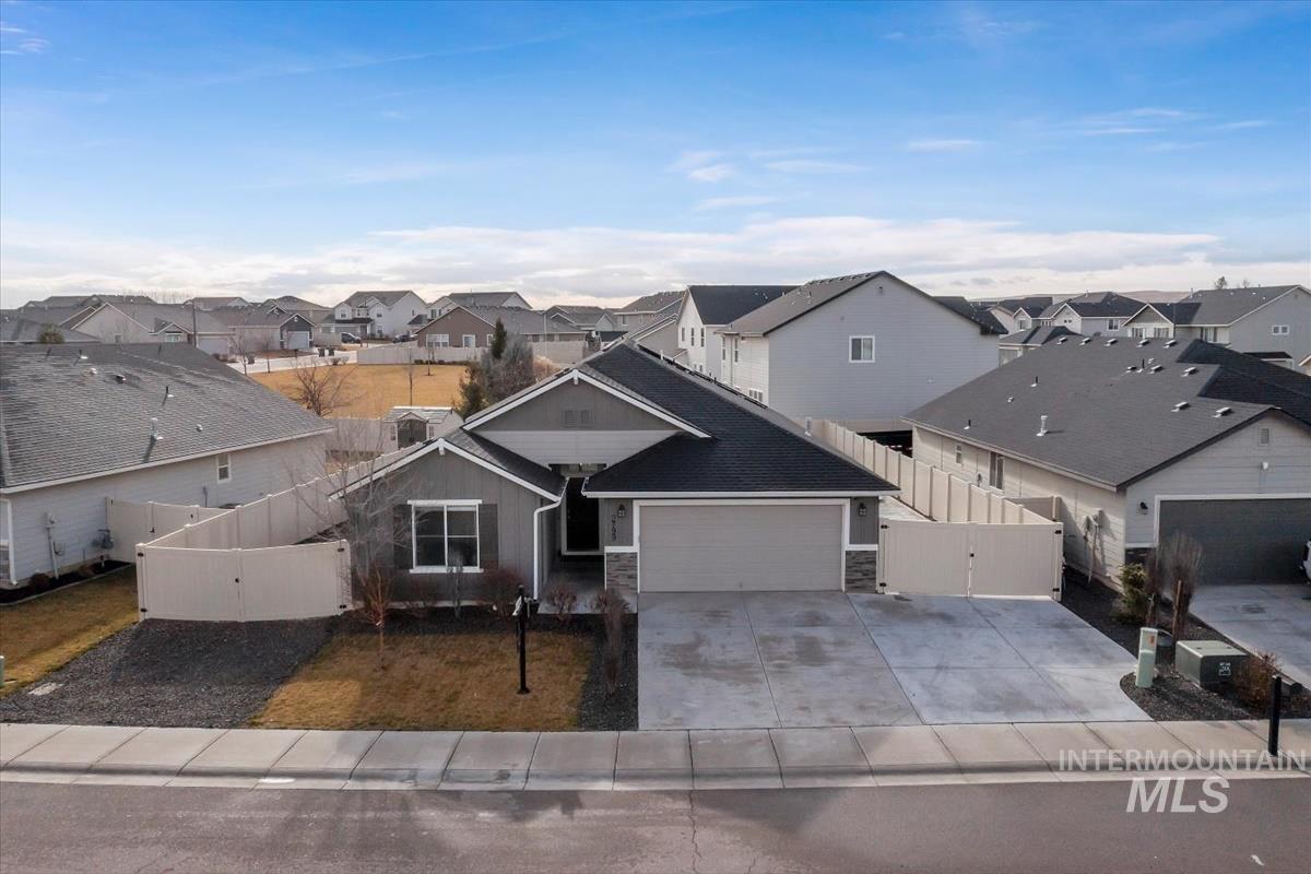 2799 W Midnight Dr., Kuna, Idaho 83634, 4 Bedrooms, 2 Bathrooms, Residential For Sale, Price $499,000, 98971981