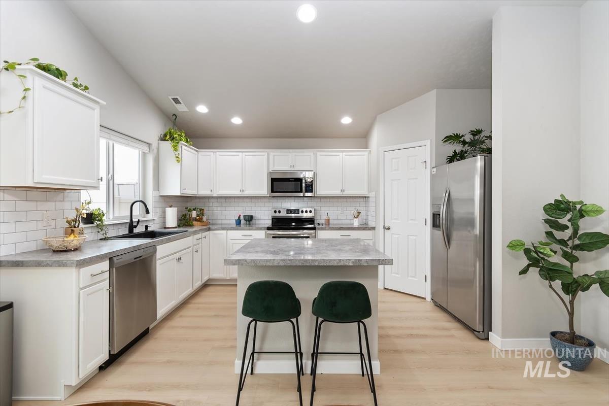 2799 W Midnight Dr., Kuna, Idaho 83634, 4 Bedrooms, 2 Bathrooms, Residential For Sale, Price $499,000, 98971981