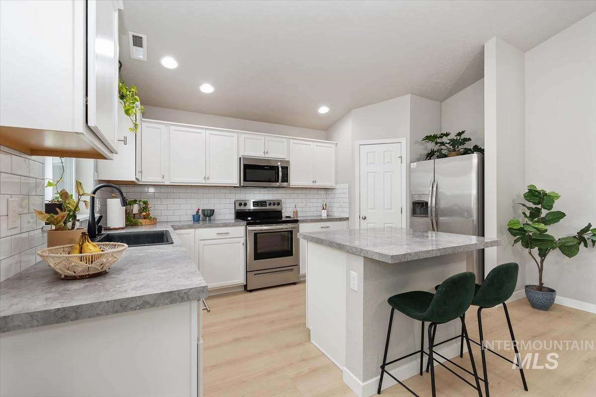 2799 W Midnight Dr., Kuna, Idaho 83634, 4 Bedrooms, 2 Bathrooms, Residential For Sale, Price $499,000, 98971981