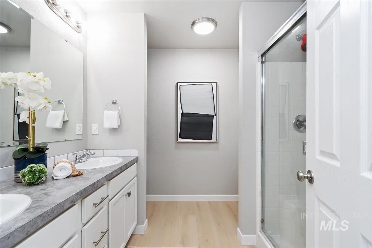 2799 W Midnight Dr., Kuna, Idaho 83634, 4 Bedrooms, 2 Bathrooms, Residential For Sale, Price $499,000, 98971981