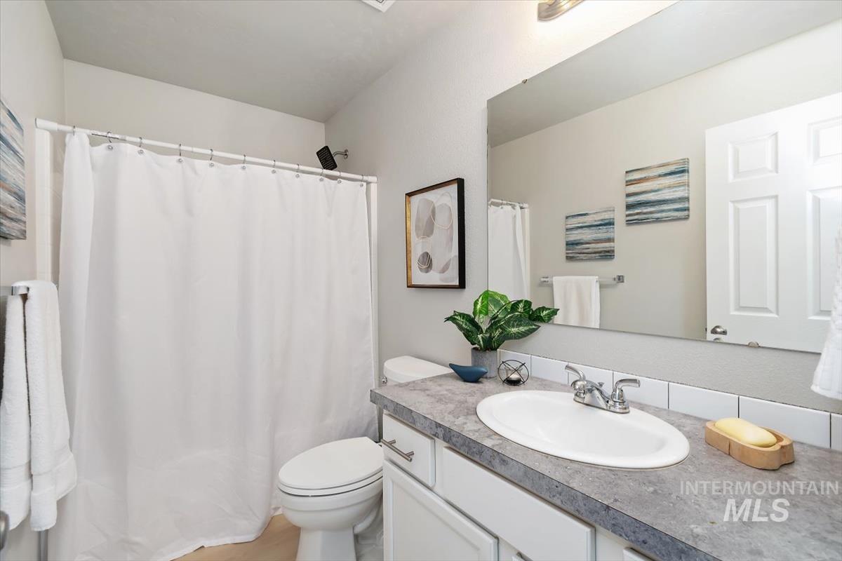 2799 W Midnight Dr., Kuna, Idaho 83634, 4 Bedrooms, 2 Bathrooms, Residential For Sale, Price $499,000, 98971981