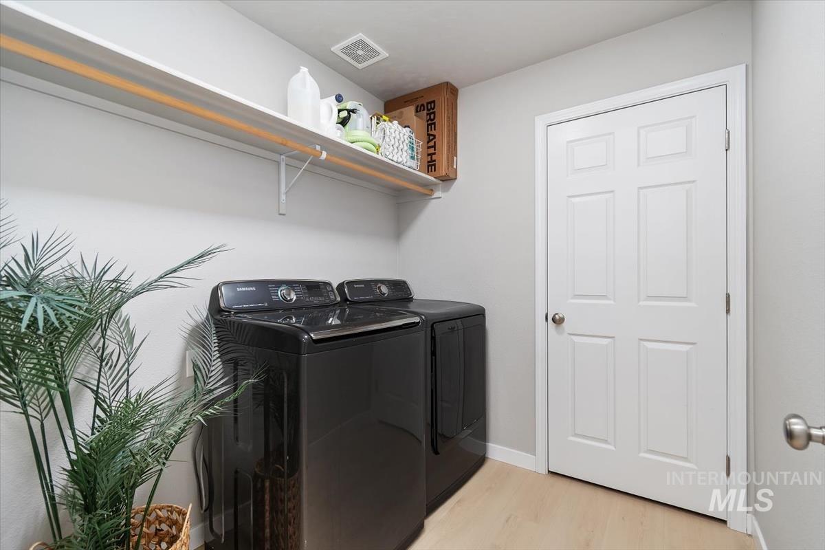 2799 W Midnight Dr., Kuna, Idaho 83634, 4 Bedrooms, 2 Bathrooms, Residential For Sale, Price $499,000, 98971981