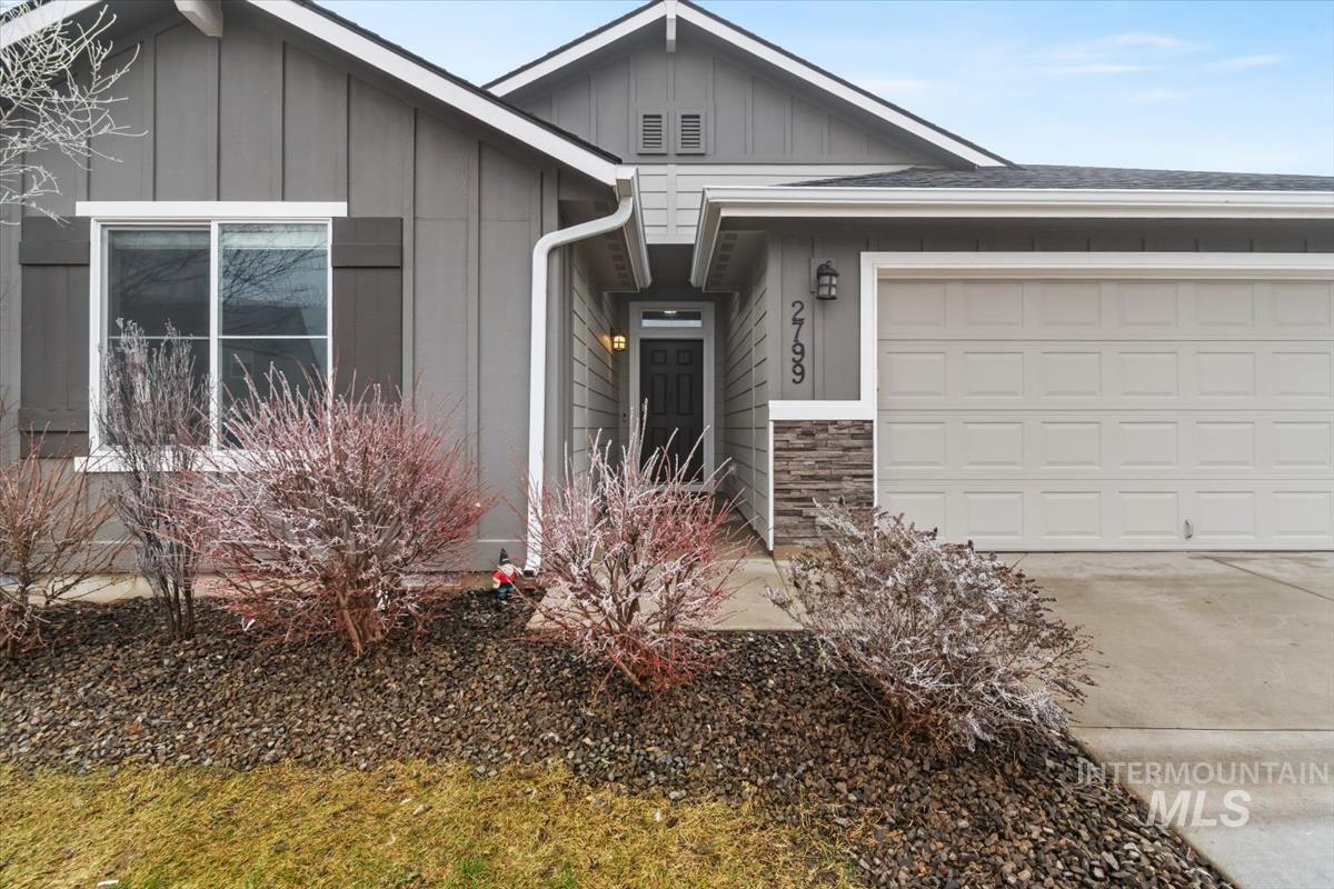 2799 W Midnight Dr., Kuna, Idaho 83634, 4 Bedrooms, 2 Bathrooms, Residential For Sale, Price $499,000,MLS 98971981