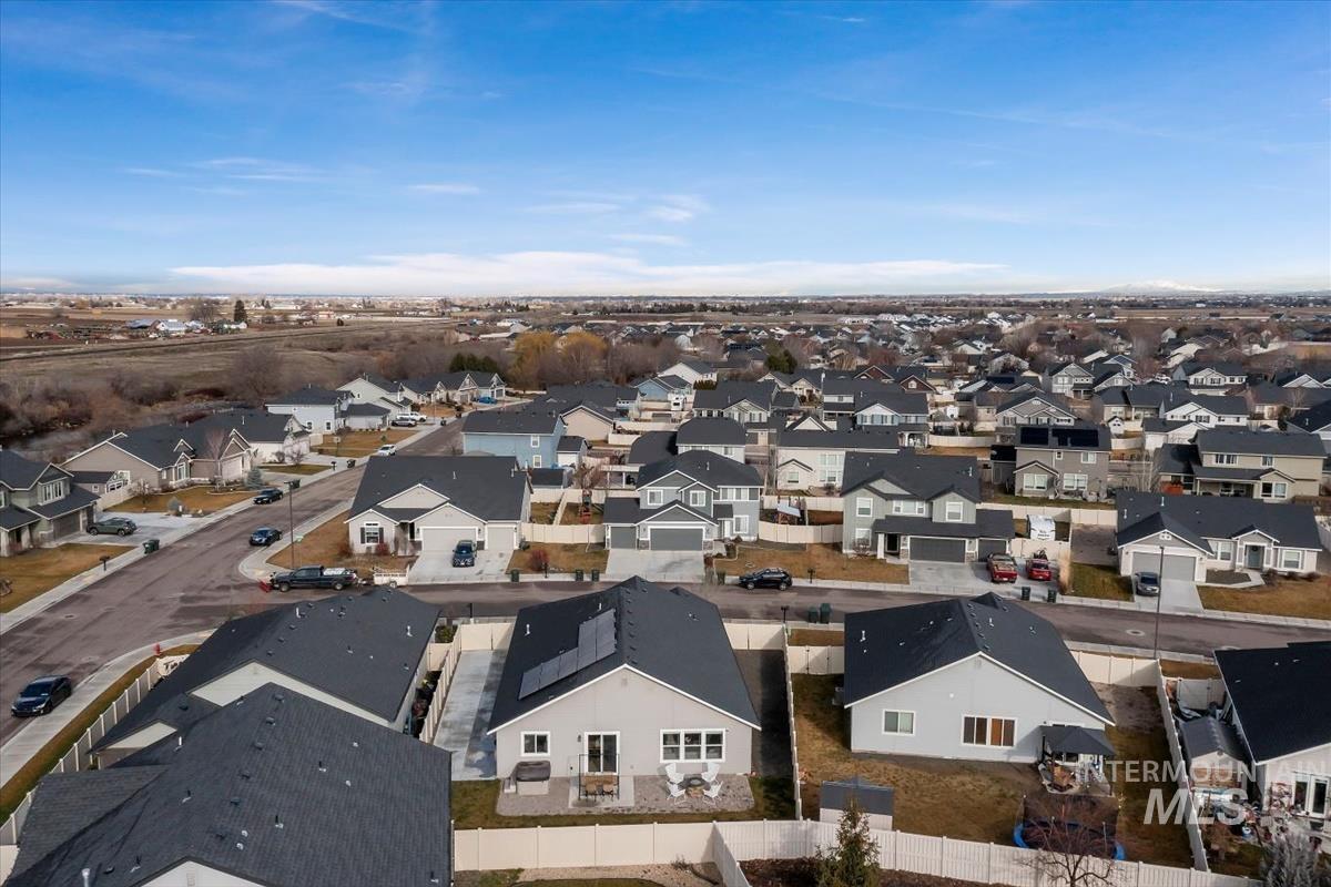 2799 W Midnight Dr., Kuna, Idaho 83634, 4 Bedrooms, 2 Bathrooms, Residential For Sale, Price $499,000, 98971981