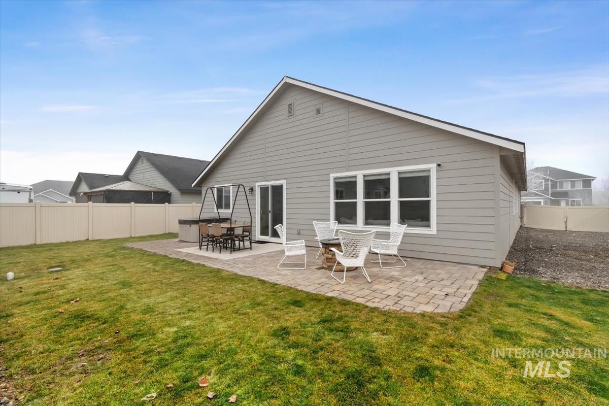 2799 W Midnight Dr., Kuna, Idaho 83634, 4 Bedrooms, 2 Bathrooms, Residential For Sale, Price $499,000, 98971981