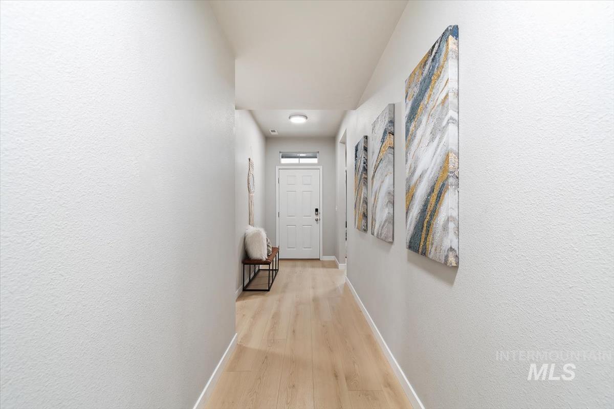 2799 W Midnight Dr., Kuna, Idaho 83634, 4 Bedrooms, 2 Bathrooms, Residential For Sale, Price $499,000,MLS 98971981