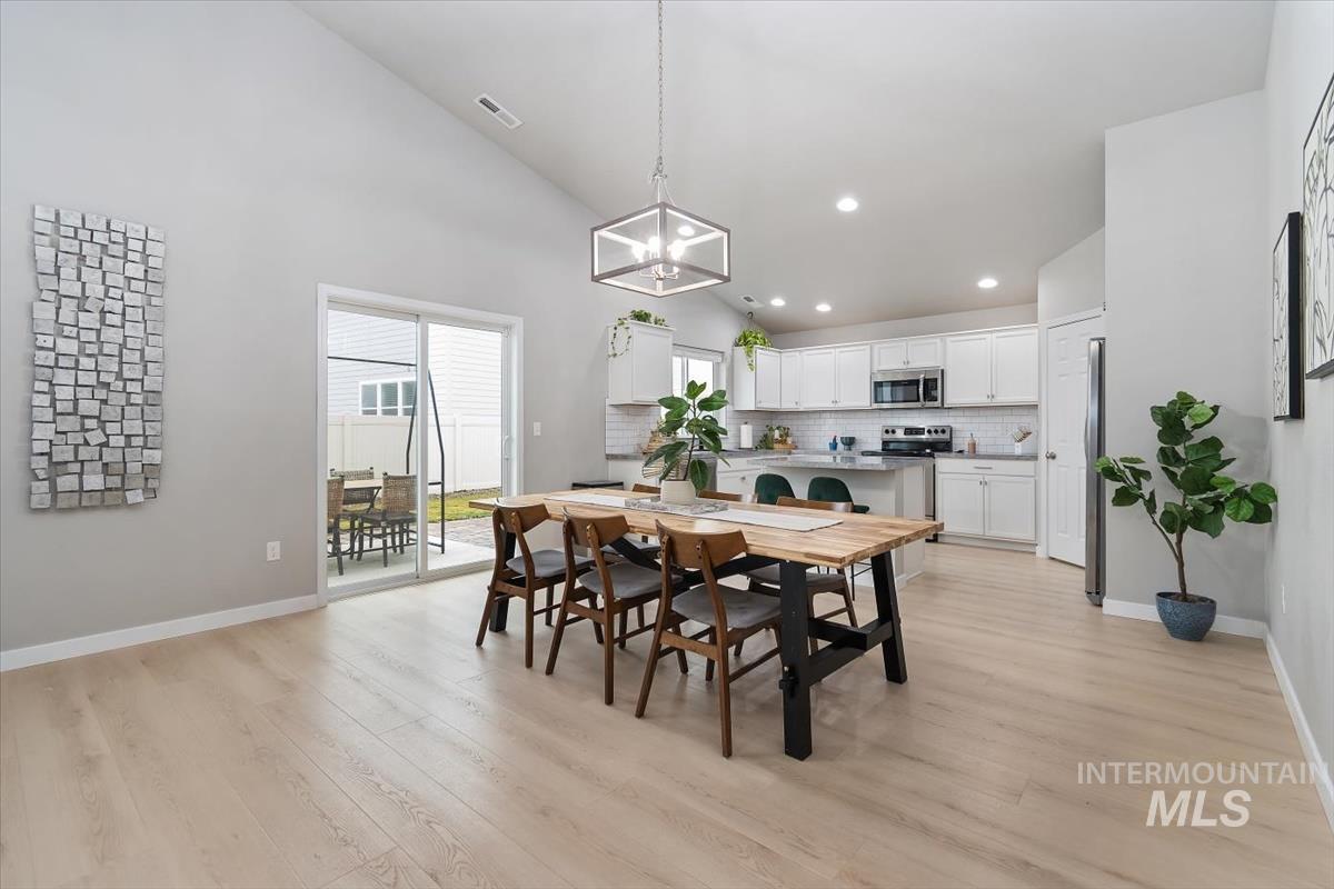 2799 W Midnight Dr., Kuna, Idaho 83634, 4 Bedrooms, 2 Bathrooms, Residential For Sale, Price $499,000, 98971981