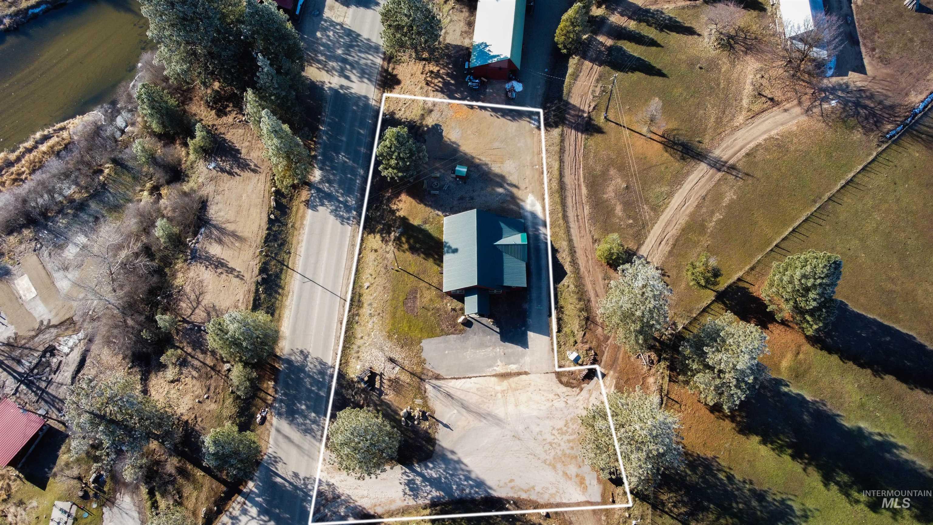 609 S Middlefork Rd, Garden Valley, Idaho 83622, 3 Bedrooms, 1.5 Bathrooms, Residential For Sale, Price $509,000,MLS 98971982