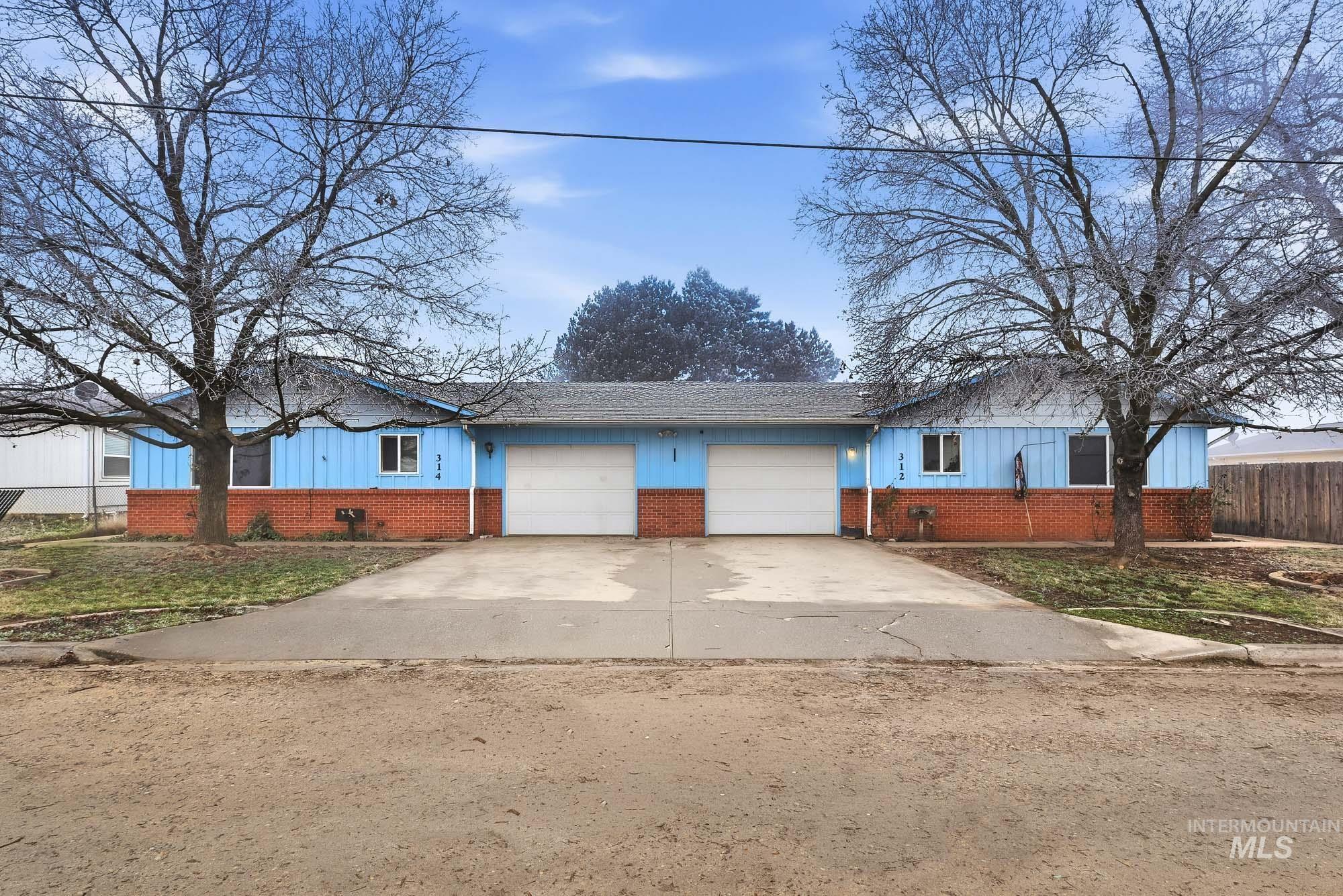 312 Denker, Caldwell, Idaho 83605, 2 Bedrooms, 1 Bathroom, Residential Income For Sale, Price $410,000,MLS 98971983