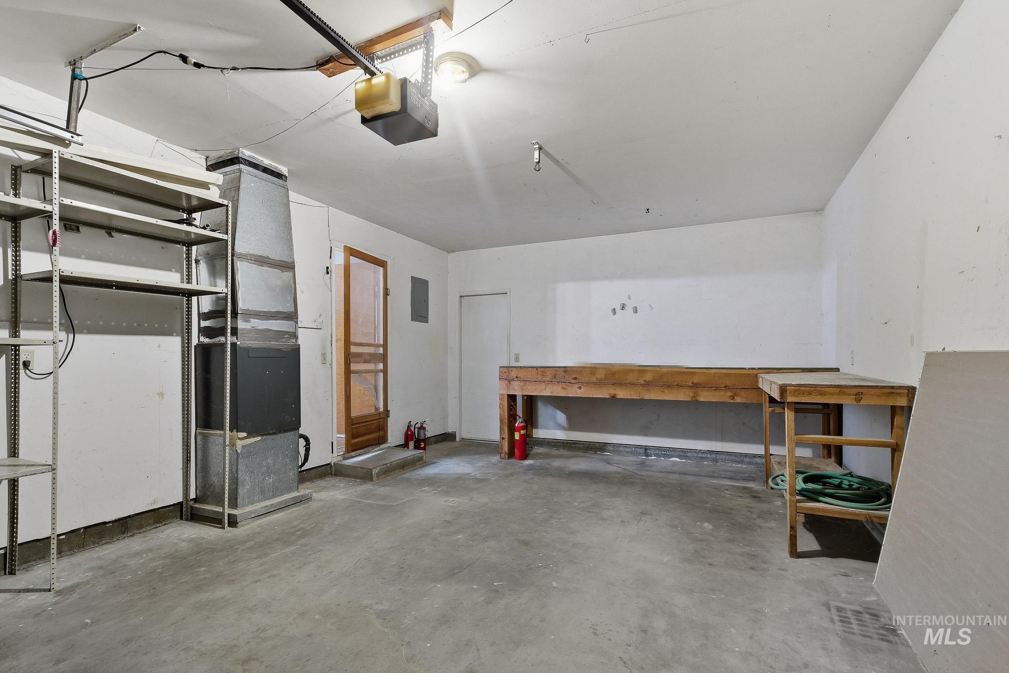 312 Denker, Caldwell, Idaho 83605, 2 Bedrooms, 1 Bathroom, Residential Income For Sale, Price $410,000,MLS 98971983