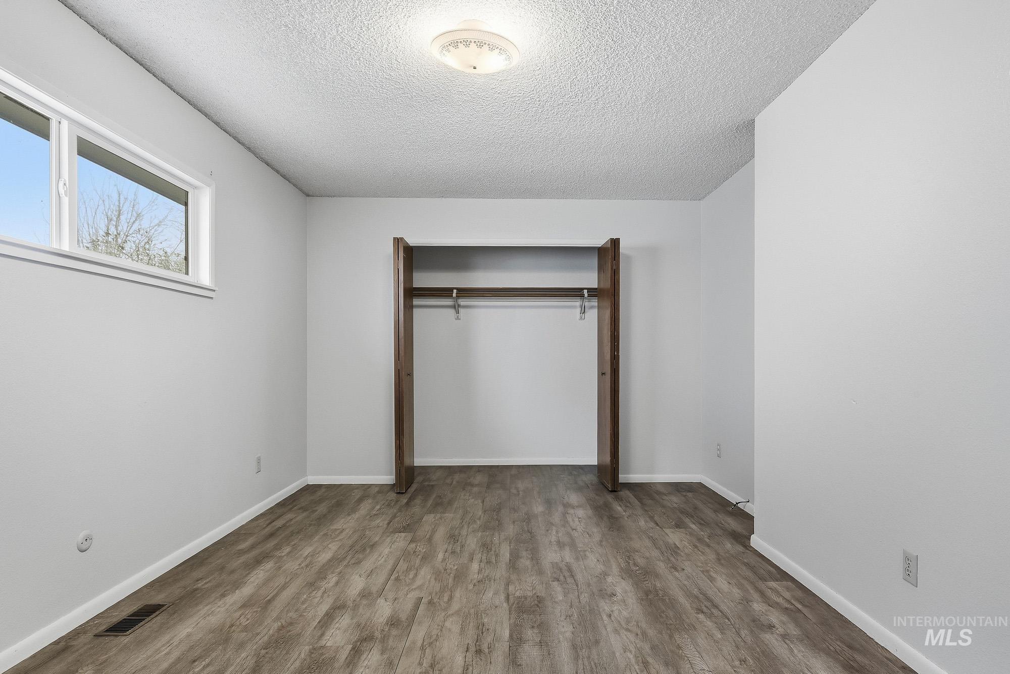 312 Denker, Caldwell, Idaho 83605, 2 Bedrooms, 1 Bathroom, Residential Income For Sale, Price $410,000,MLS 98971983