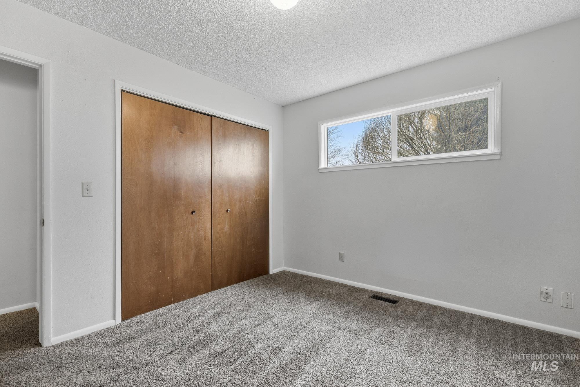 312 Denker, Caldwell, Idaho 83605, 2 Bedrooms, 1 Bathroom, Residential Income For Sale, Price $410,000,MLS 98971983